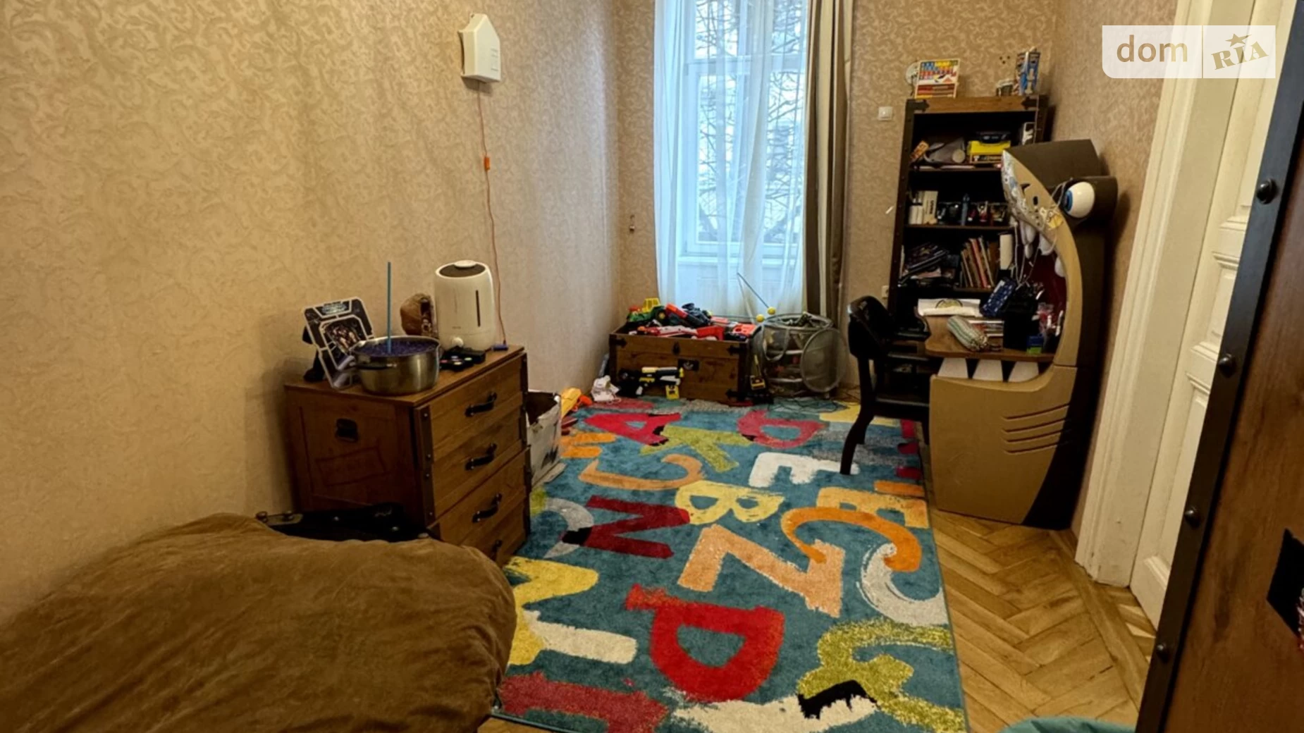 Продается 5-комнатная квартира 164.6 кв. м в Львове, ул. Верхратского