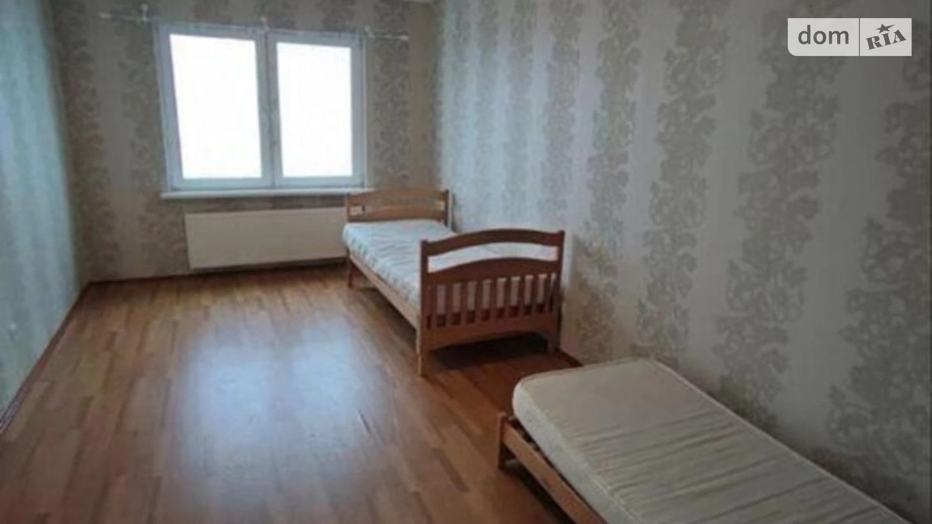 Продается 3-комнатная квартира 81 кв. м в Киеве, ул. Милославская, 2Б