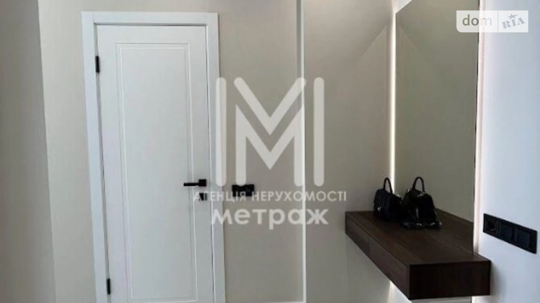 Продается 1-комнатная квартира 50 кв. м в Киеве, ул. Евгения Маланюка(Сагайдака), 101