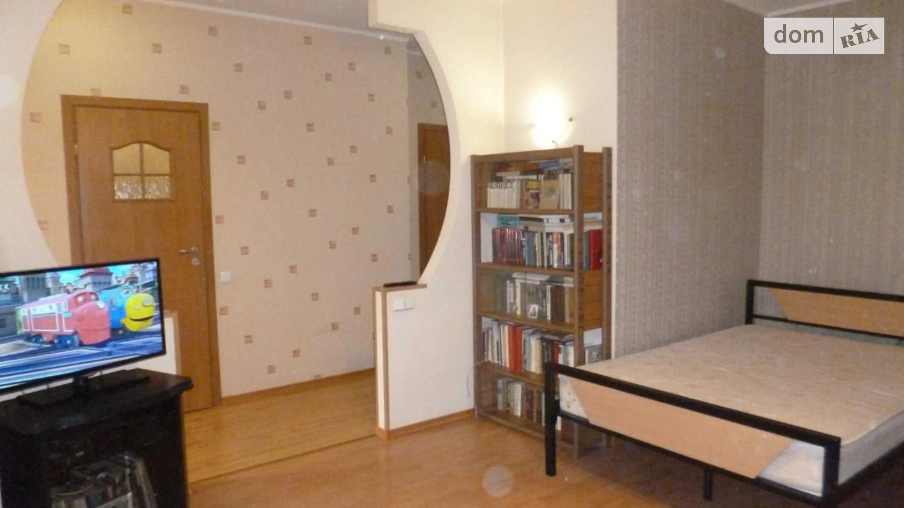Продается 1-комнатная квартира 55 кв. м в Днепре, ул. Алана Шепарда(Суворова)