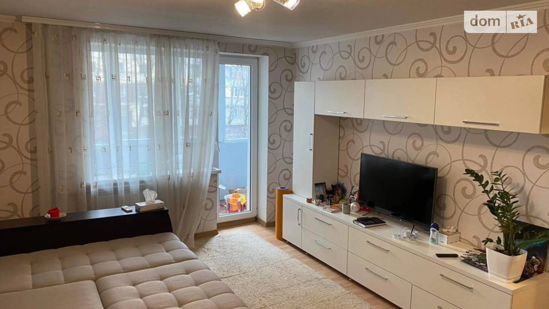 Продается 1-комнатная квартира 40 кв. м в Днепре, ул. Михаила Куратченко(Неделина)