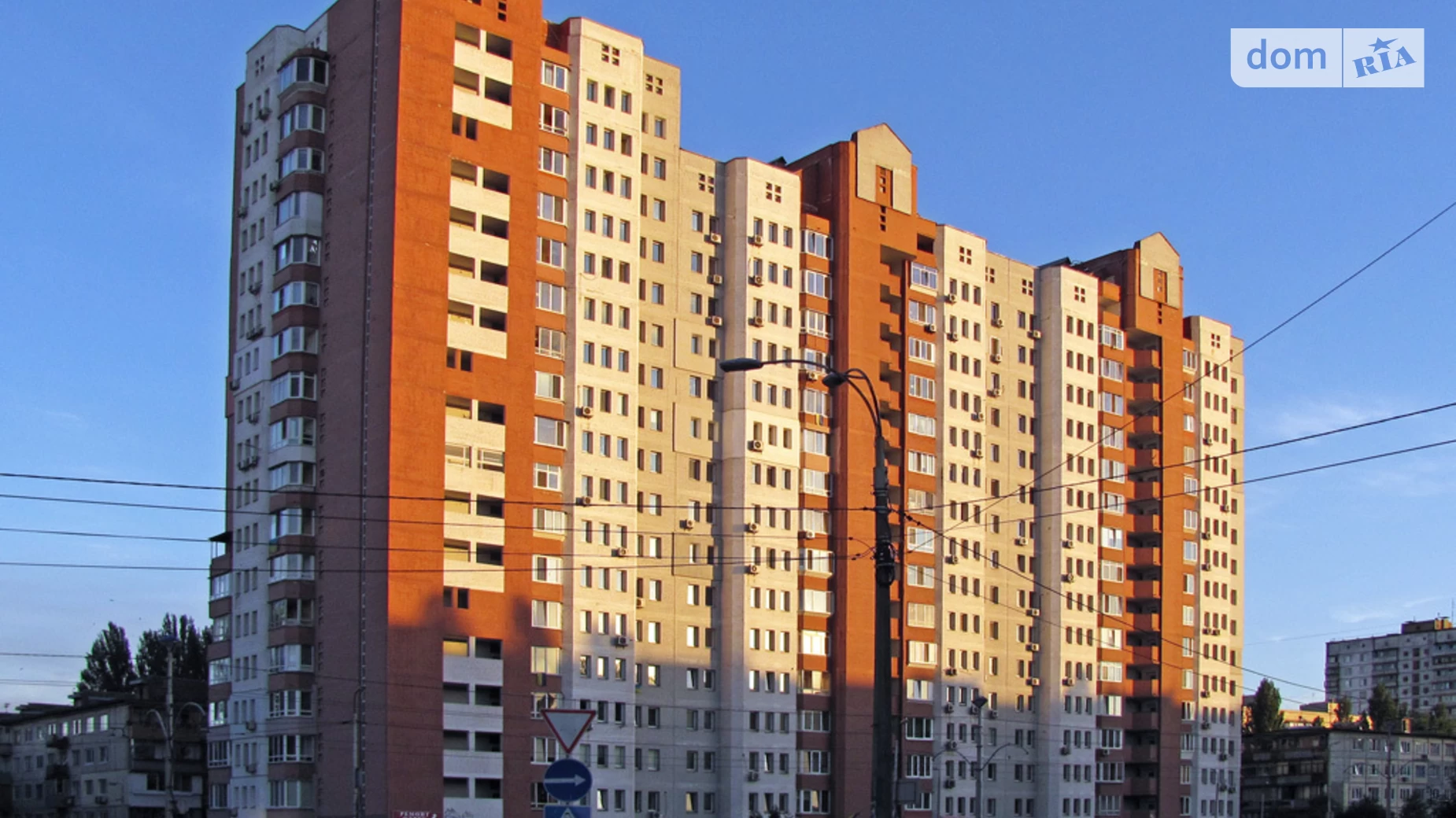 Продается 2-комнатная квартира 77 кв. м в Киеве, просп. Леся Курбаса(50-летия Октября), 5В - фото 2