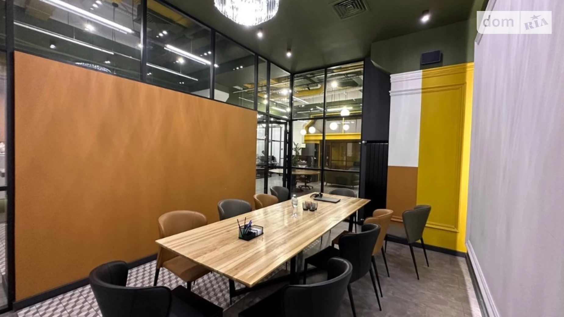 Сдается в аренду офис 912.04 кв. м в бизнес-центре, цена: 22108 $ - фото 2