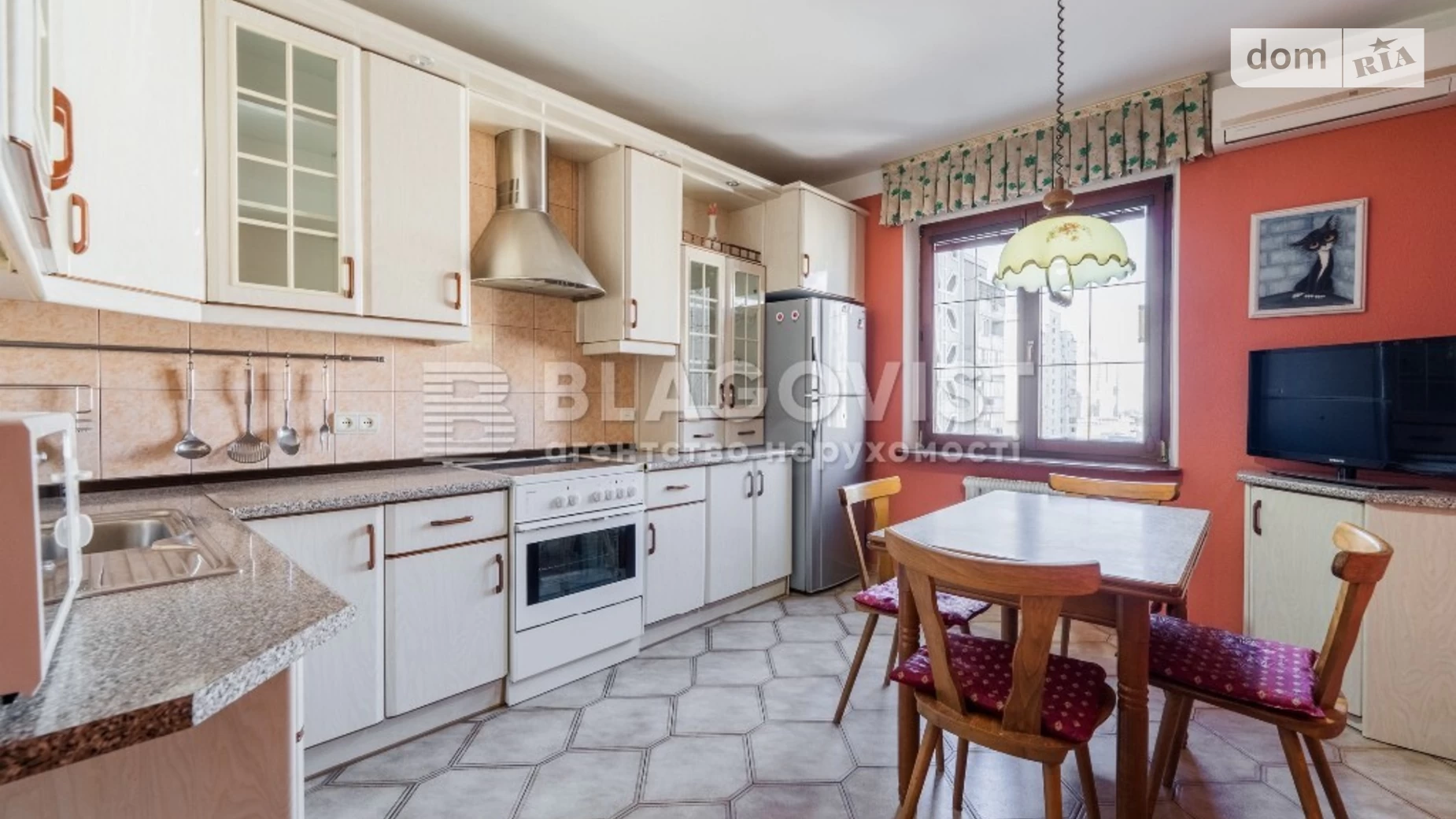 Продается 3-комнатная квартира 108 кв. м в Киеве, просп. Петра Григоренко, 36А