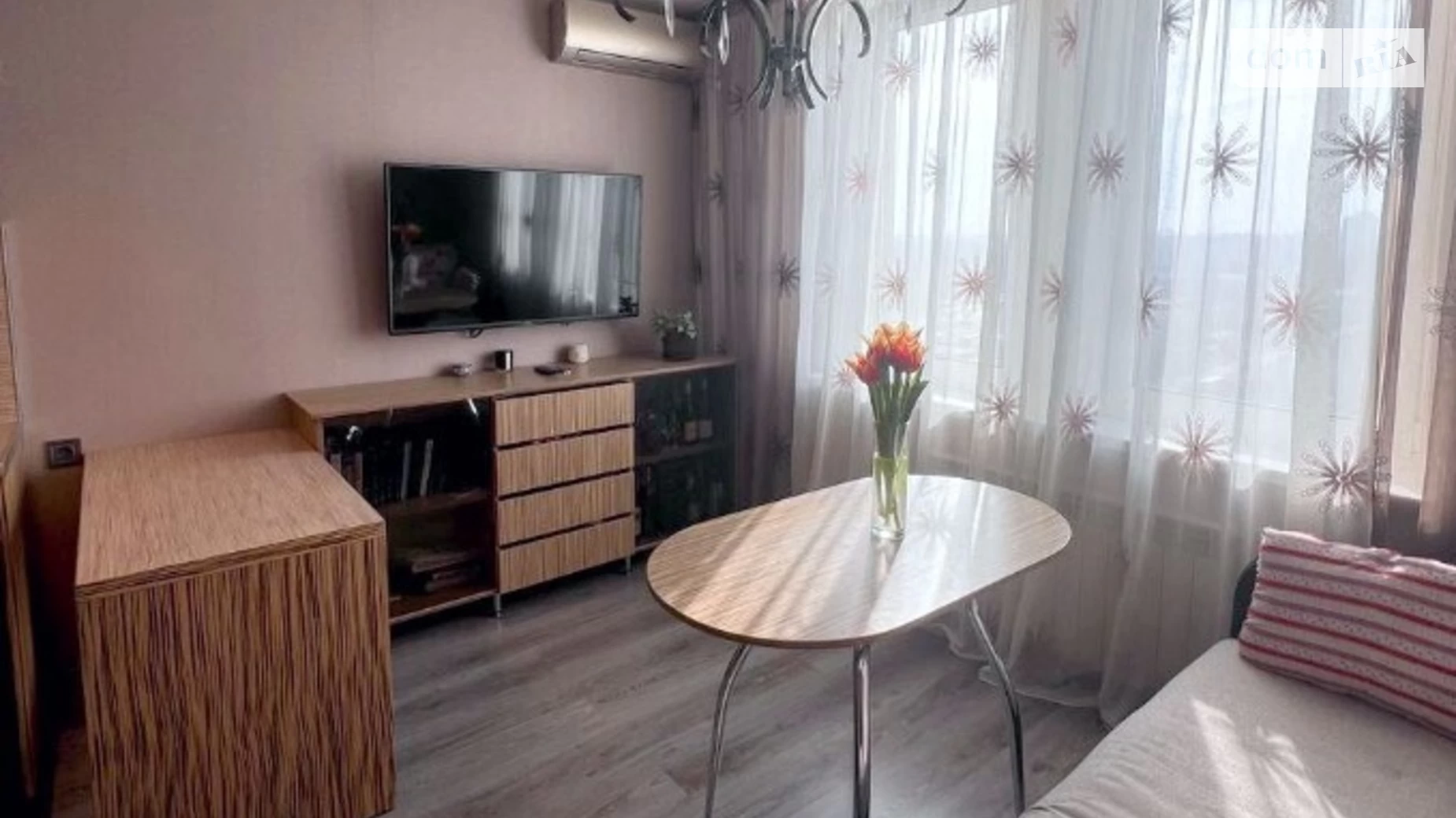 Продается 1-комнатная квартира 55 кв. м в Слобожанском, ул. 8-го Марта, 9А
