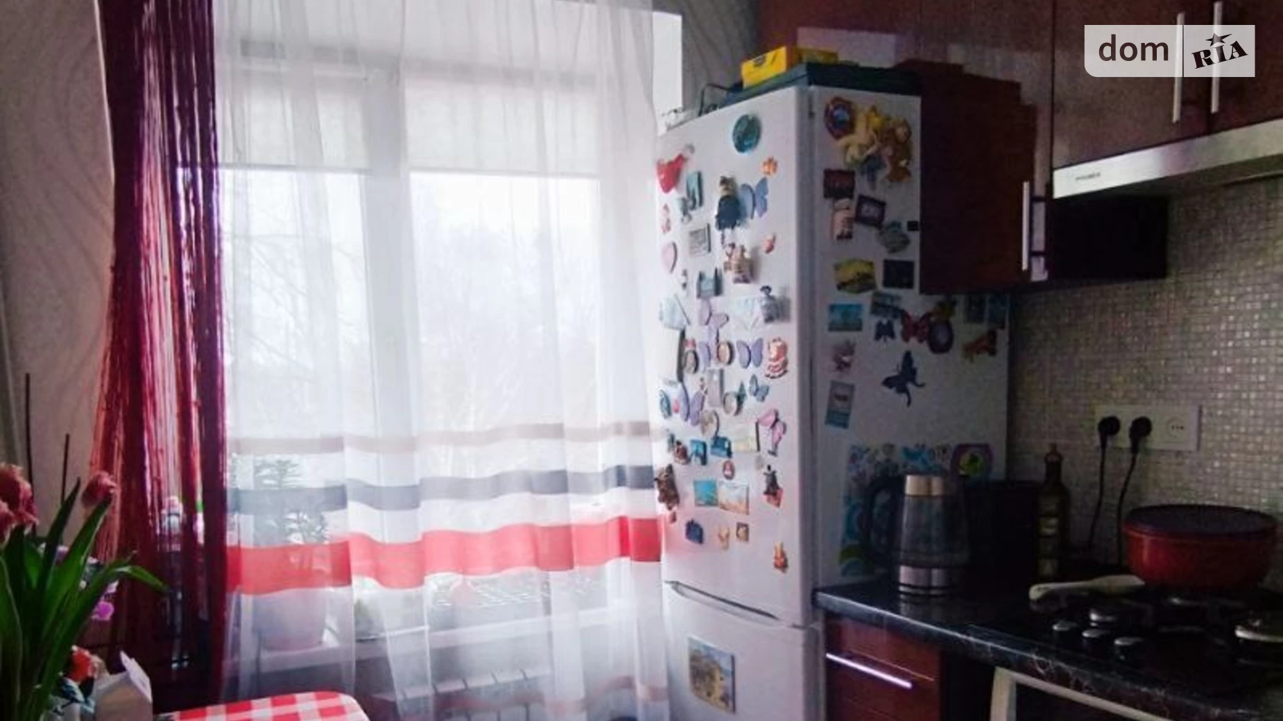 Продается 1-комнатная квартира 31 кв. м в Чернигове, ул. Защитников Украины