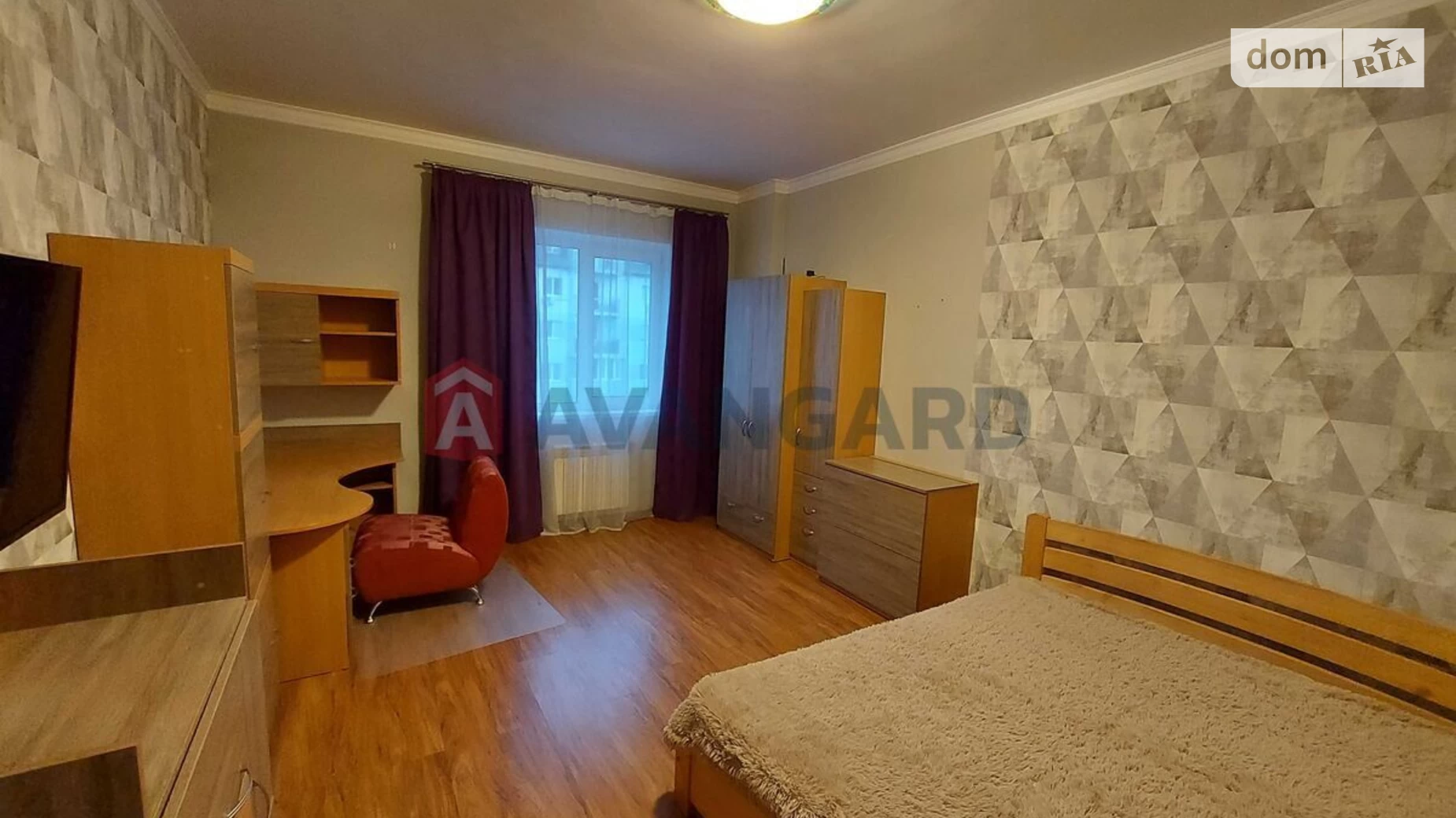Продается 1-комнатная квартира 44 кв. м в Киеве, ул. Ивана Дяченка, 20В