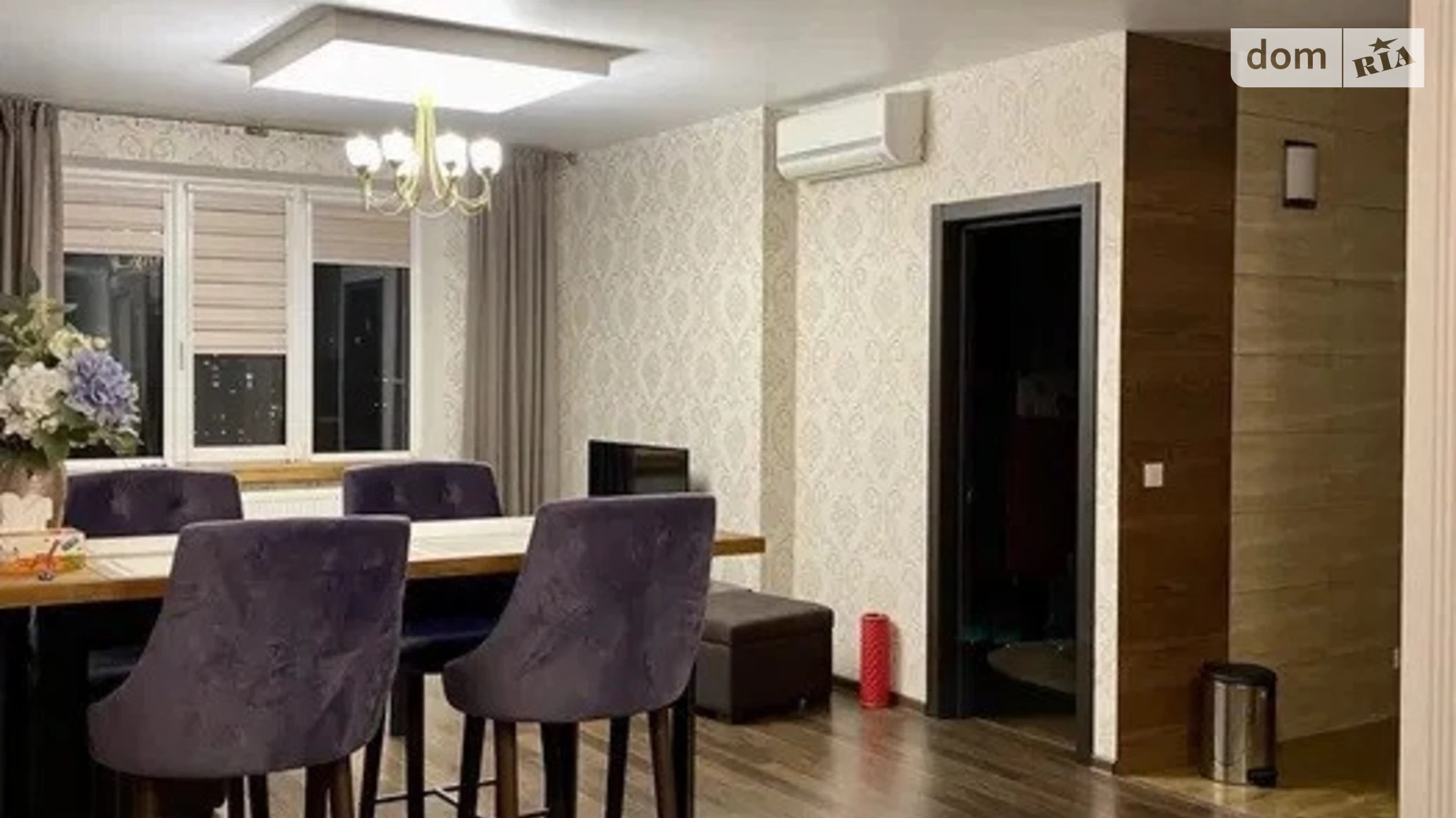Продается 2-комнатная квартира 72 кв. м в Киеве, ул. Ревуцкого, 9