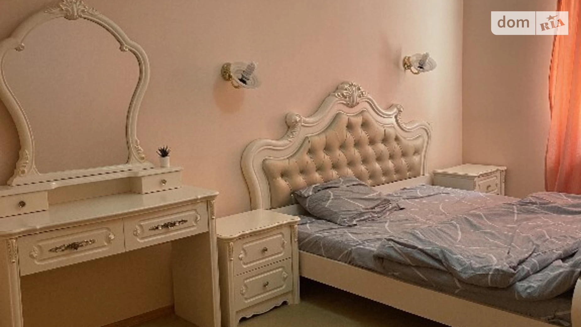 Продается 3-комнатная квартира 102.3 кв. м в Одессе, ул. Ивана Франко