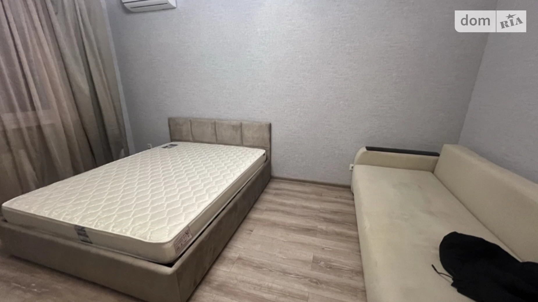 Продается 1-комнатная квартира 42 кв. м в Одессе, ул. Люстдорфская дорога