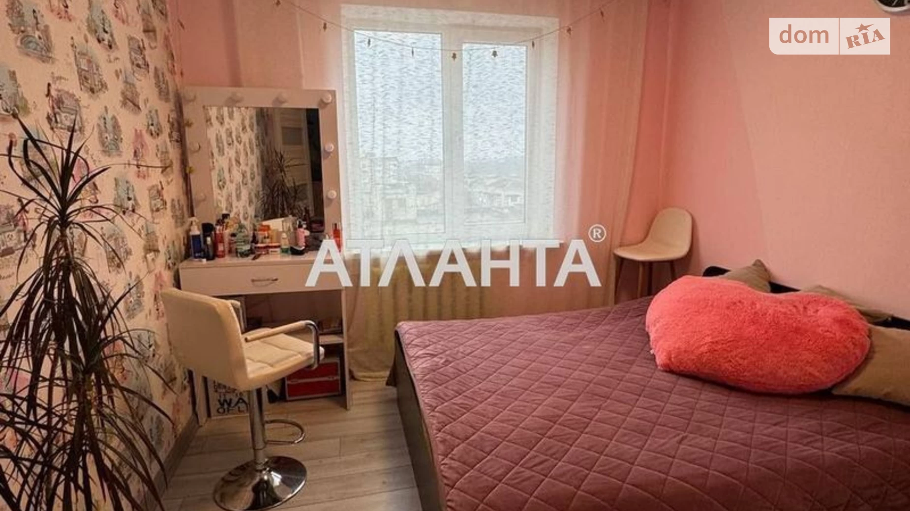 Продается 3-комнатная квартира 73 кв. м в Черновцах, ул. Героев Майдана - фото 4