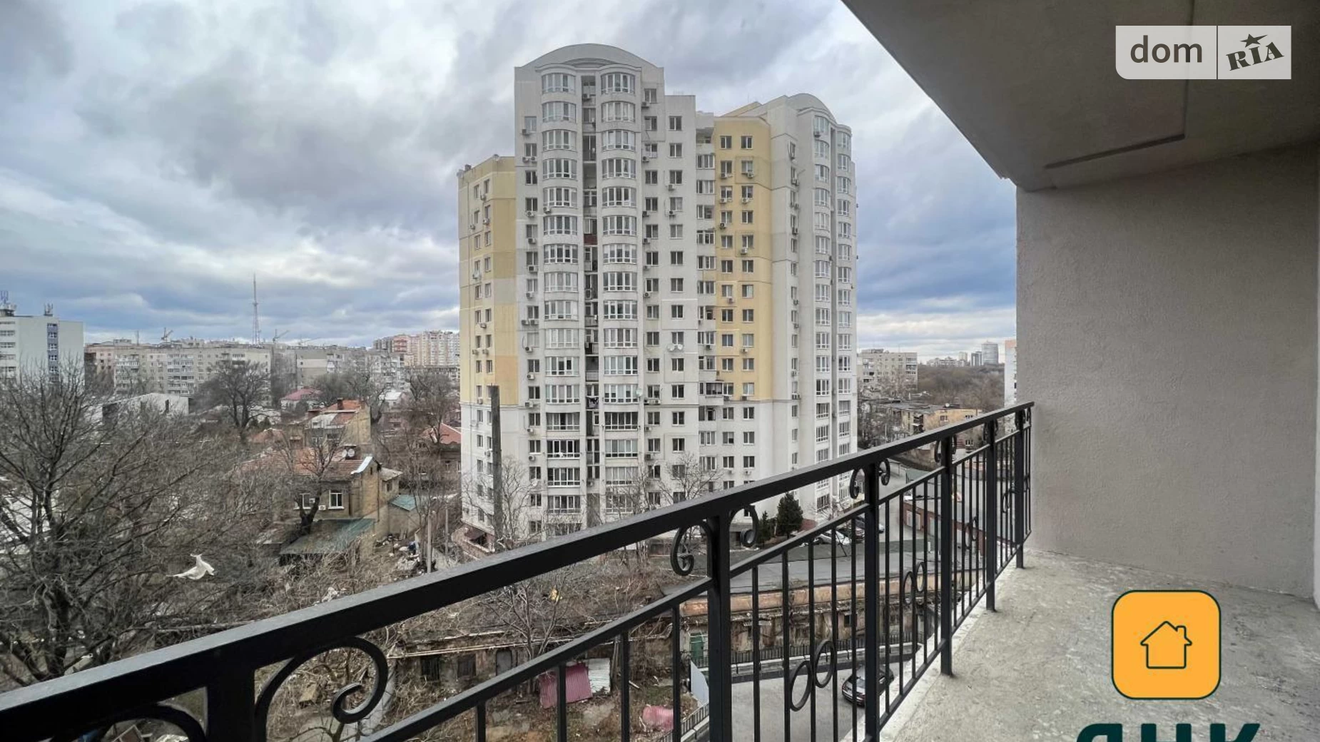 Продается 2-комнатная квартира 78 кв. м в Одессе, Фонтанская дор., 25 корпус 1 - фото 2
