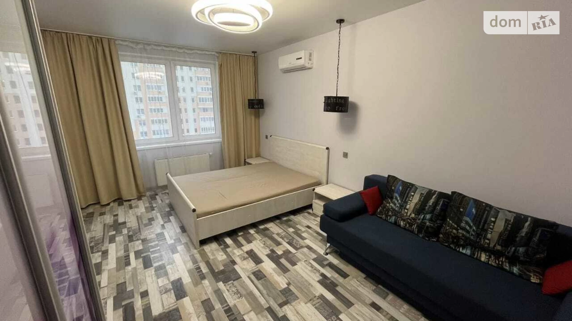 Продается 1-комнатная квартира 42.1 кв. м в Киеве, ул. Сергeя Данченко, 32