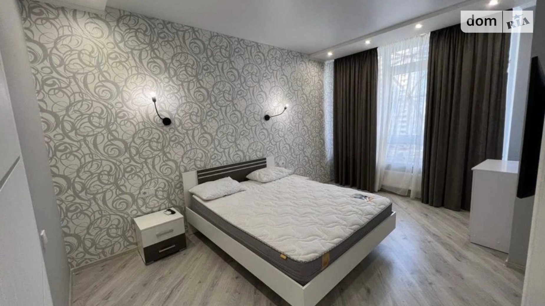 Продается 1-комнатная квартира 39 кв. м в Одессе, ул. Генуэзская, 3Б