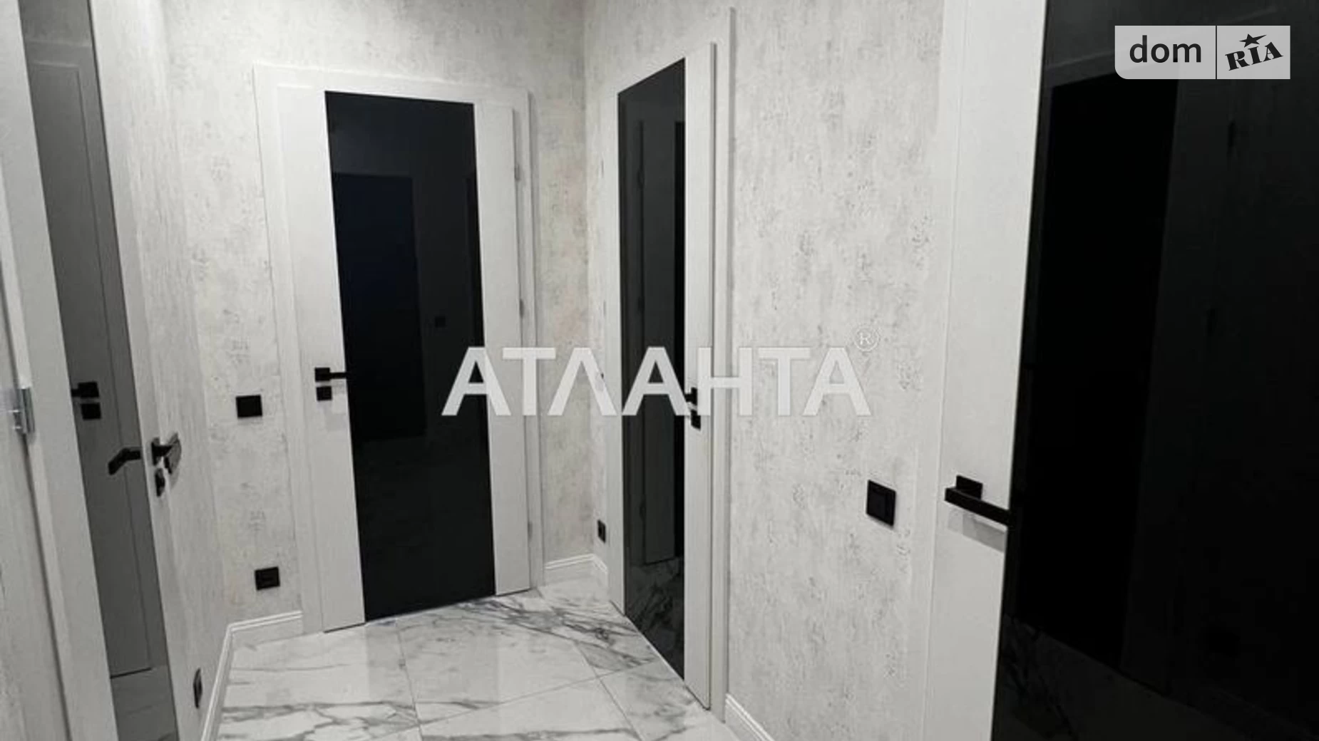 Продается 1-комнатная квартира 43 кв. м в Одессе, ул. Каманина