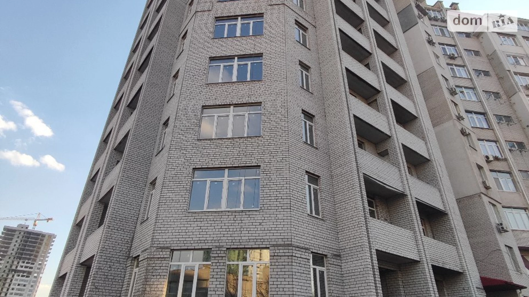 Продается 2-комнатная квартира 45 кв. м в Днепре, ул. Космическая, 9Д