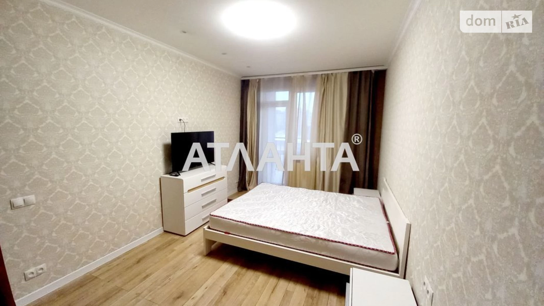 Продается 3-комнатная квартира 100.8 кв. м в Львове, ул. Железнодорожная