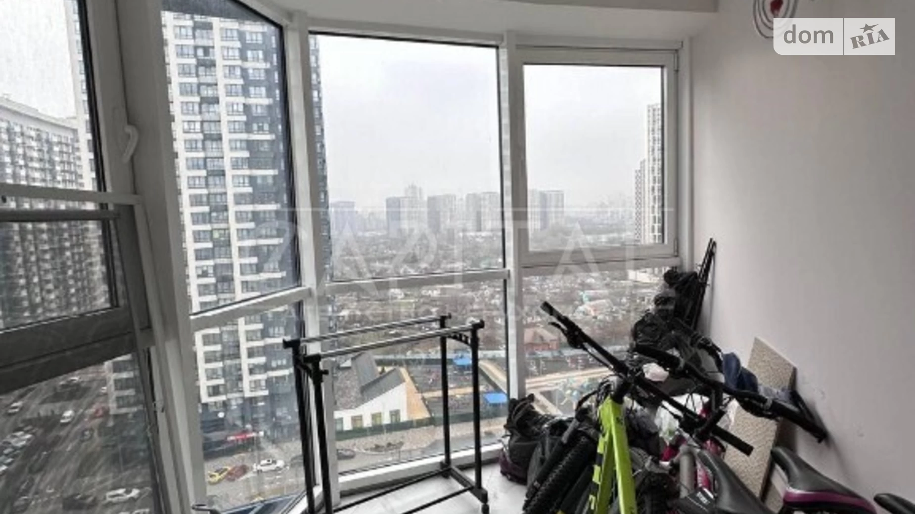 Продается 4-комнатная квартира 117 кв. м в Киеве, просп. Николая  Бажана, 1А