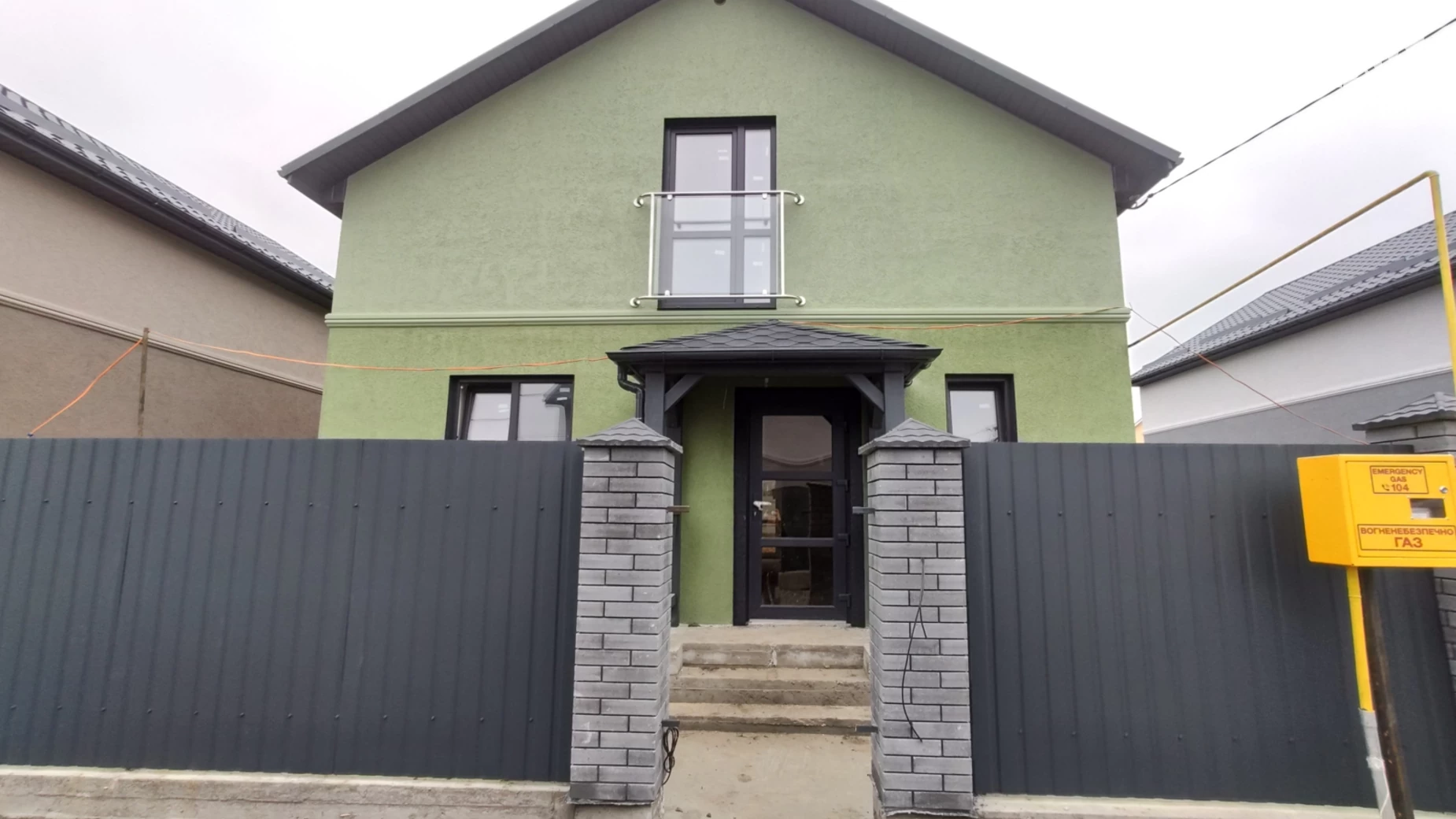 Продается дом на 2 этажа 120 кв. м с бассейном, цена: 79500 $ - фото 2