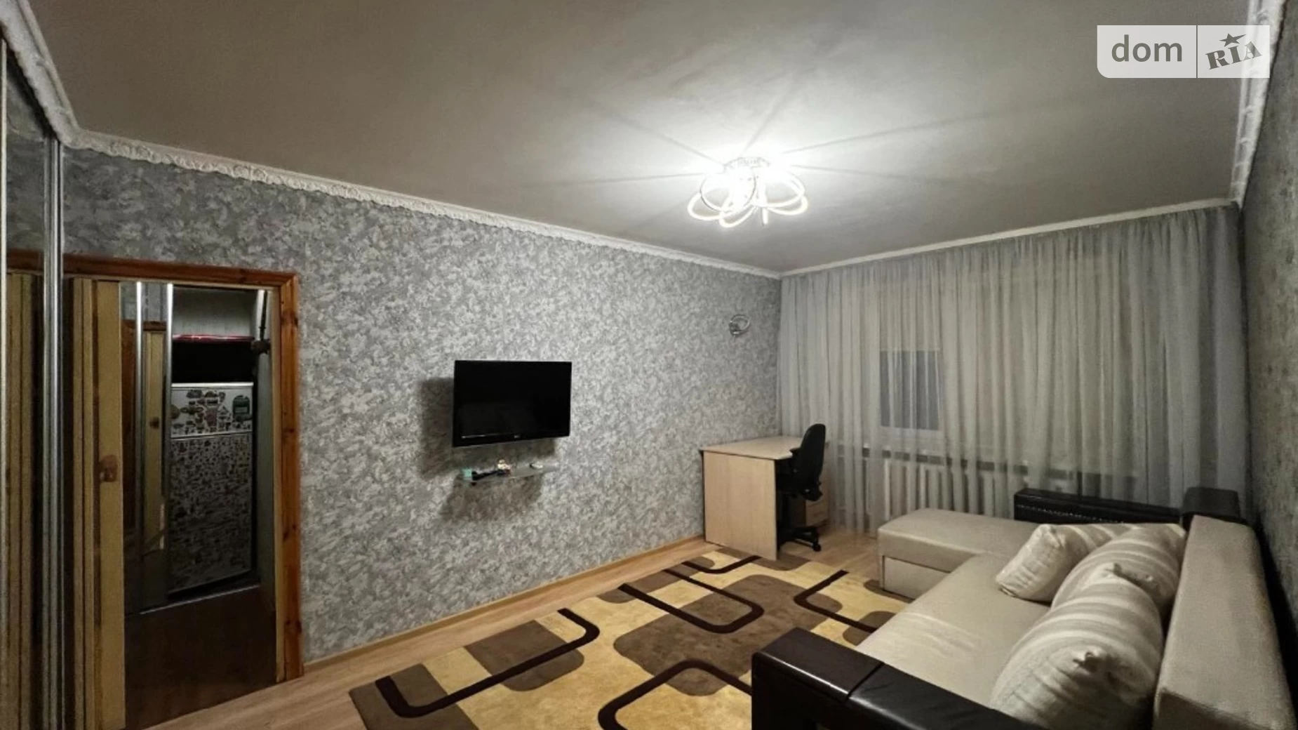 Продается 1-комнатная квартира 30 кв. м в Киеве, ул. Евгения Харченка, 27