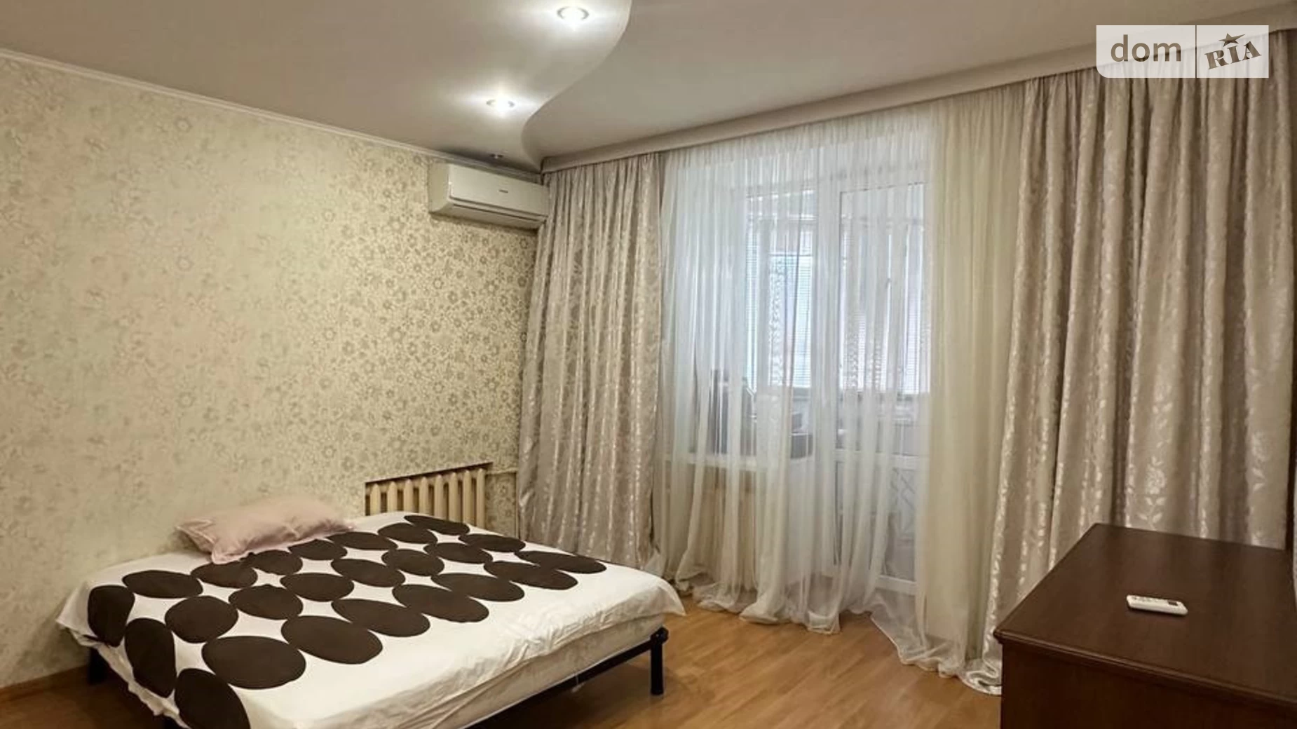 Продается 3-комнатная квартира 88.2 кв. м в Днепре, ул. Рабочая, 146