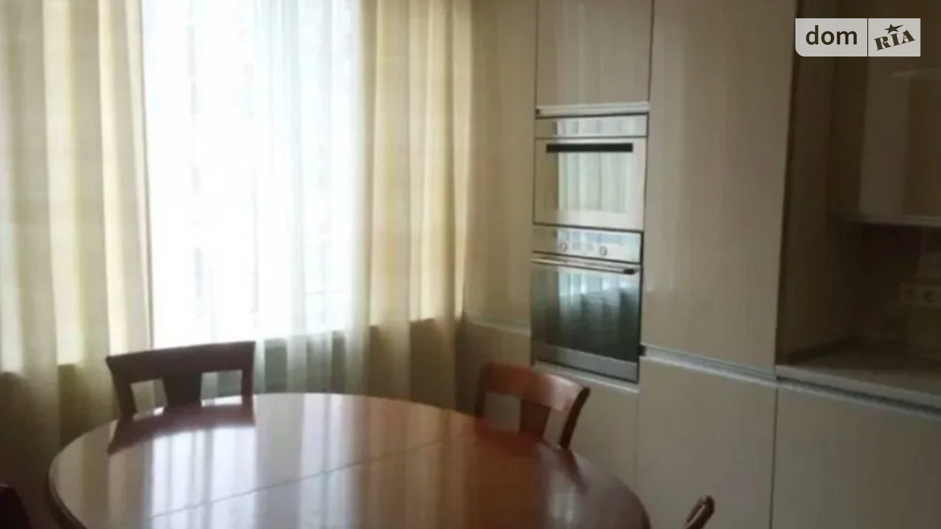 Продається 2-кімнатна квартира 65 кв. м у Одесі, вул. Армійська