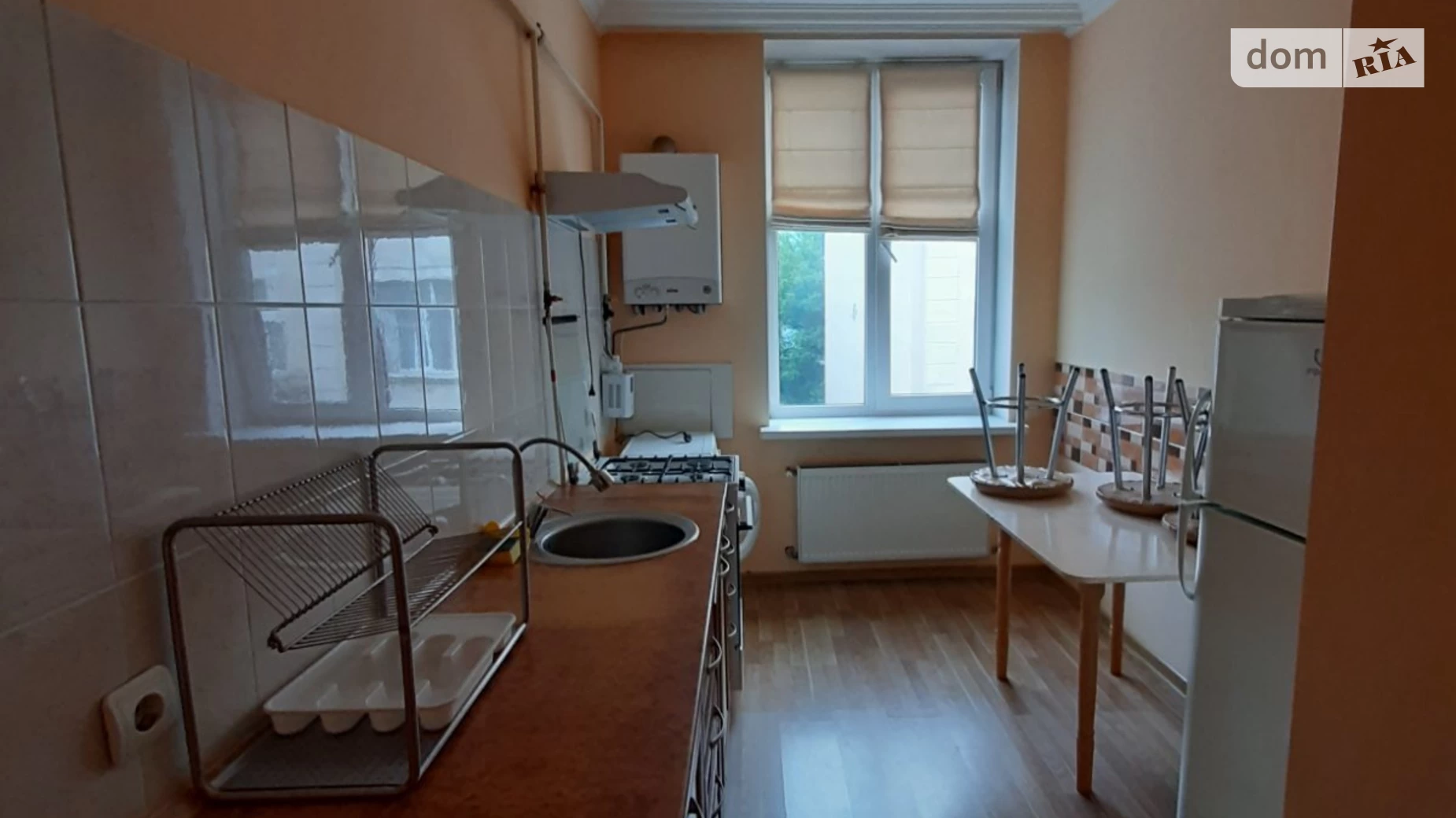 Продается 1-комнатная квартира 45 кв. м в Черновцах, ул. Украинская