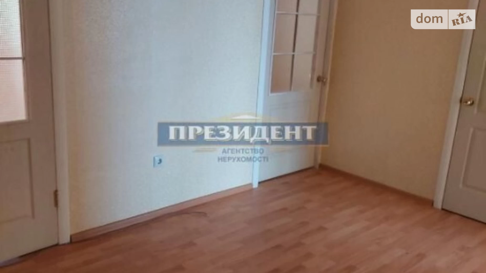 Продается 3-комнатная квартира 100 кв. м в Одессе, ул. Школьная