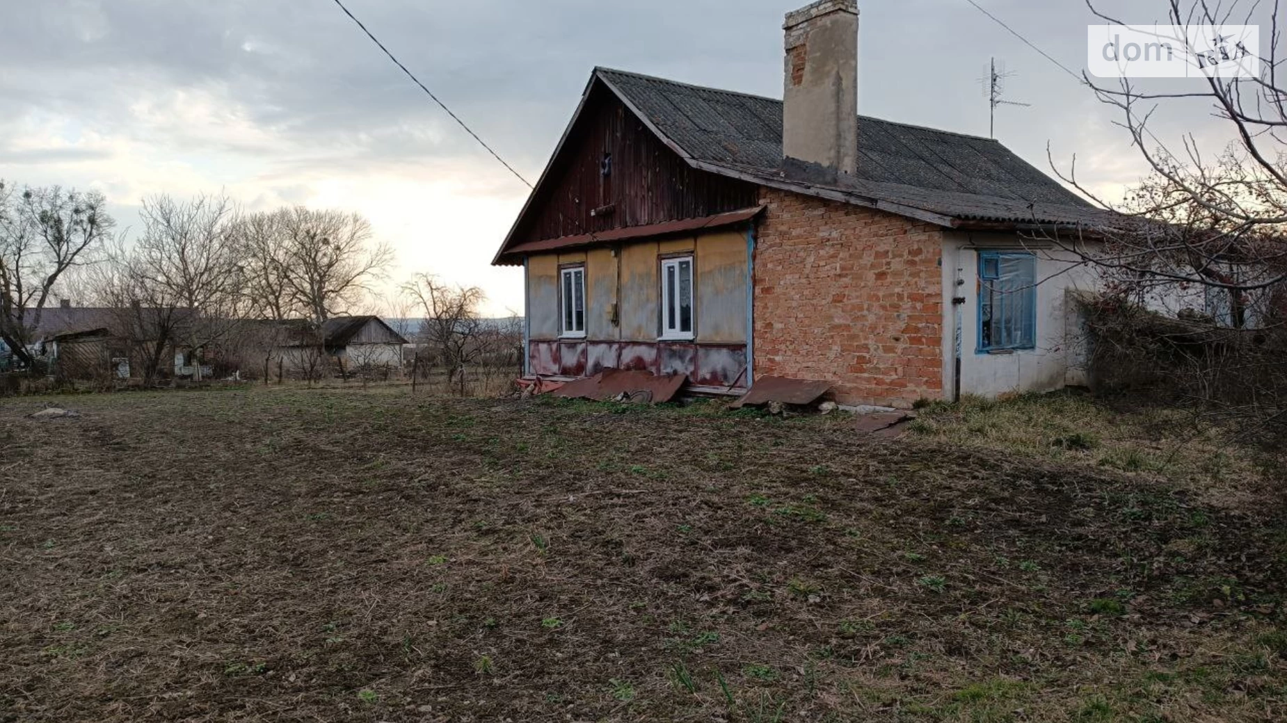 Продається одноповерховий будинок 100 кв. м з каміном, вул. Шкільна