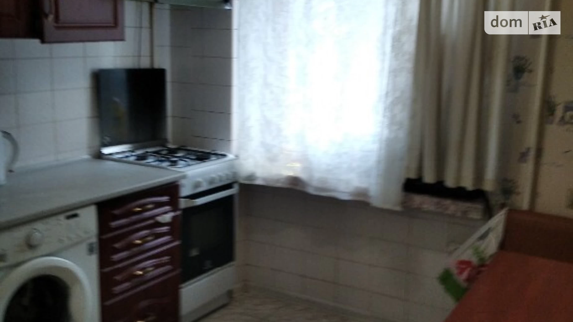 Продается 1-комнатная квартира 41 кв. м в Одессе, ул. Героев Крут