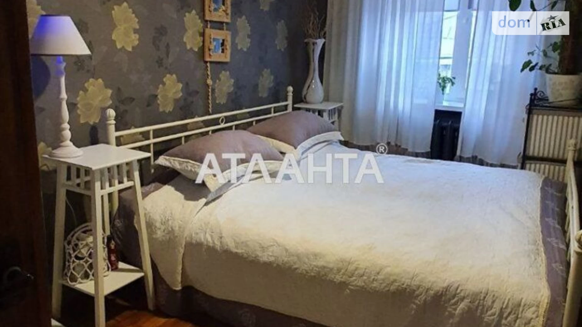 Продается 3-комнатная квартира 58 кв. м в Одессе, ул. Косвенная