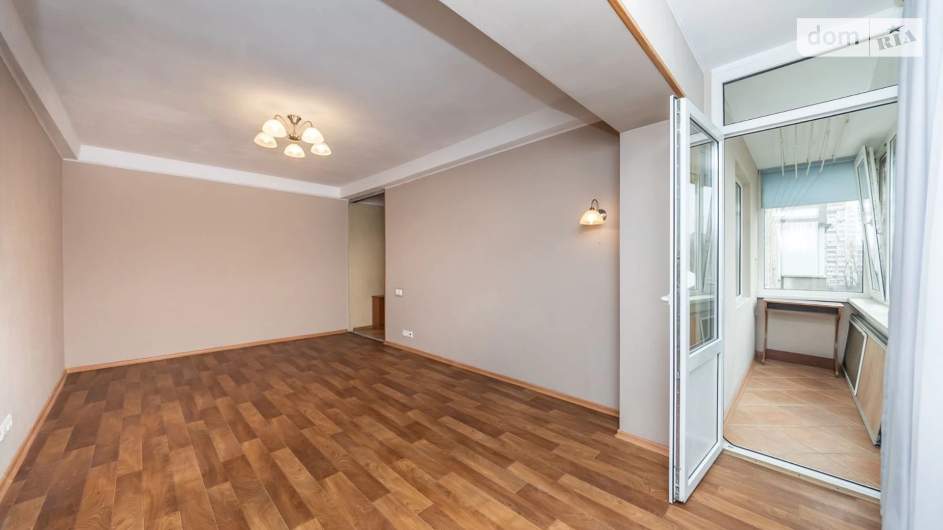 Продается 2-комнатная квартира 47 кв. м в Киеве, ул. Николая Ушакова, 12