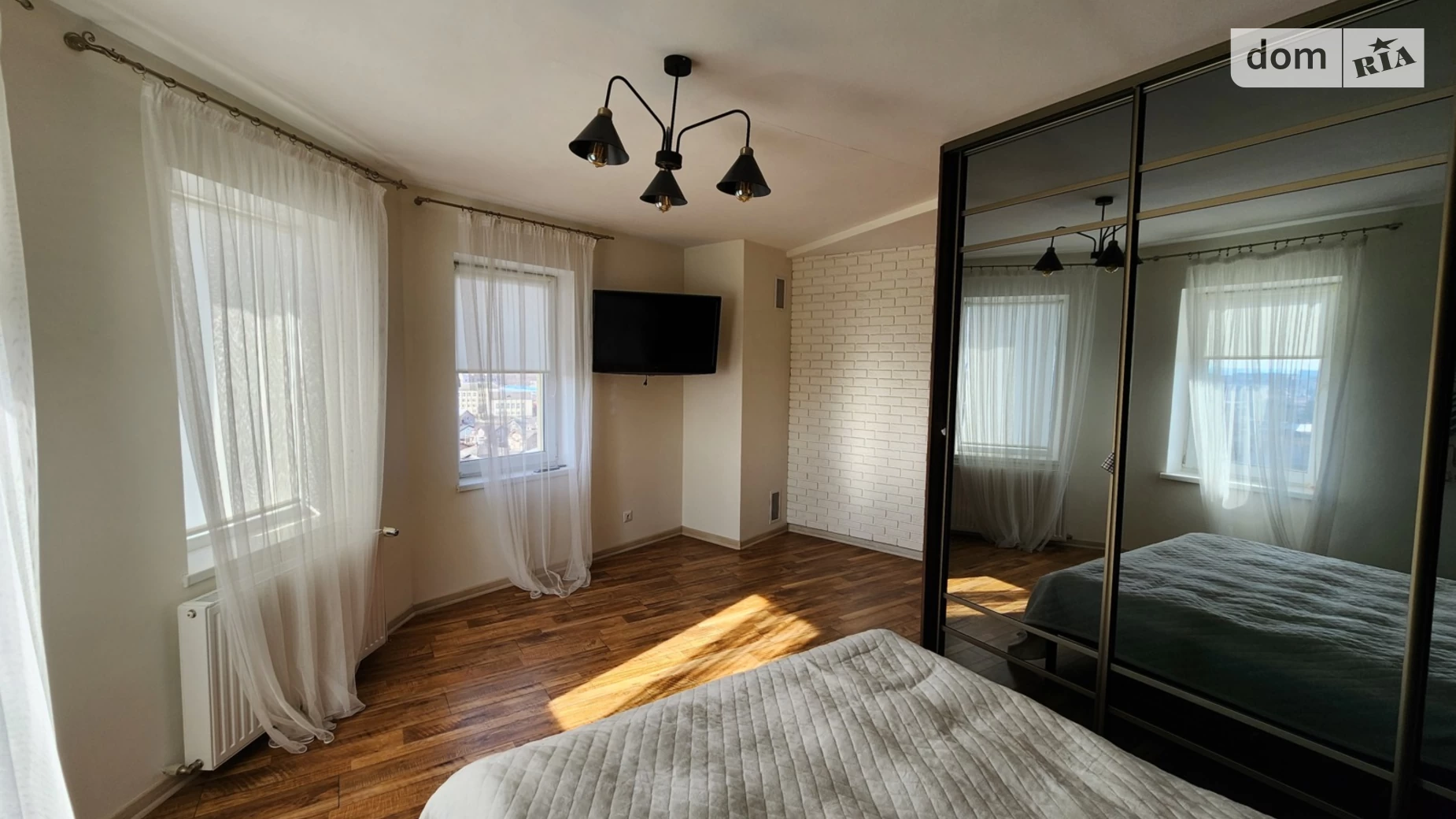 Продается 3-комнатная квартира 112 кв. м в Ивано-Франковске, ул. Радищева, 3Г