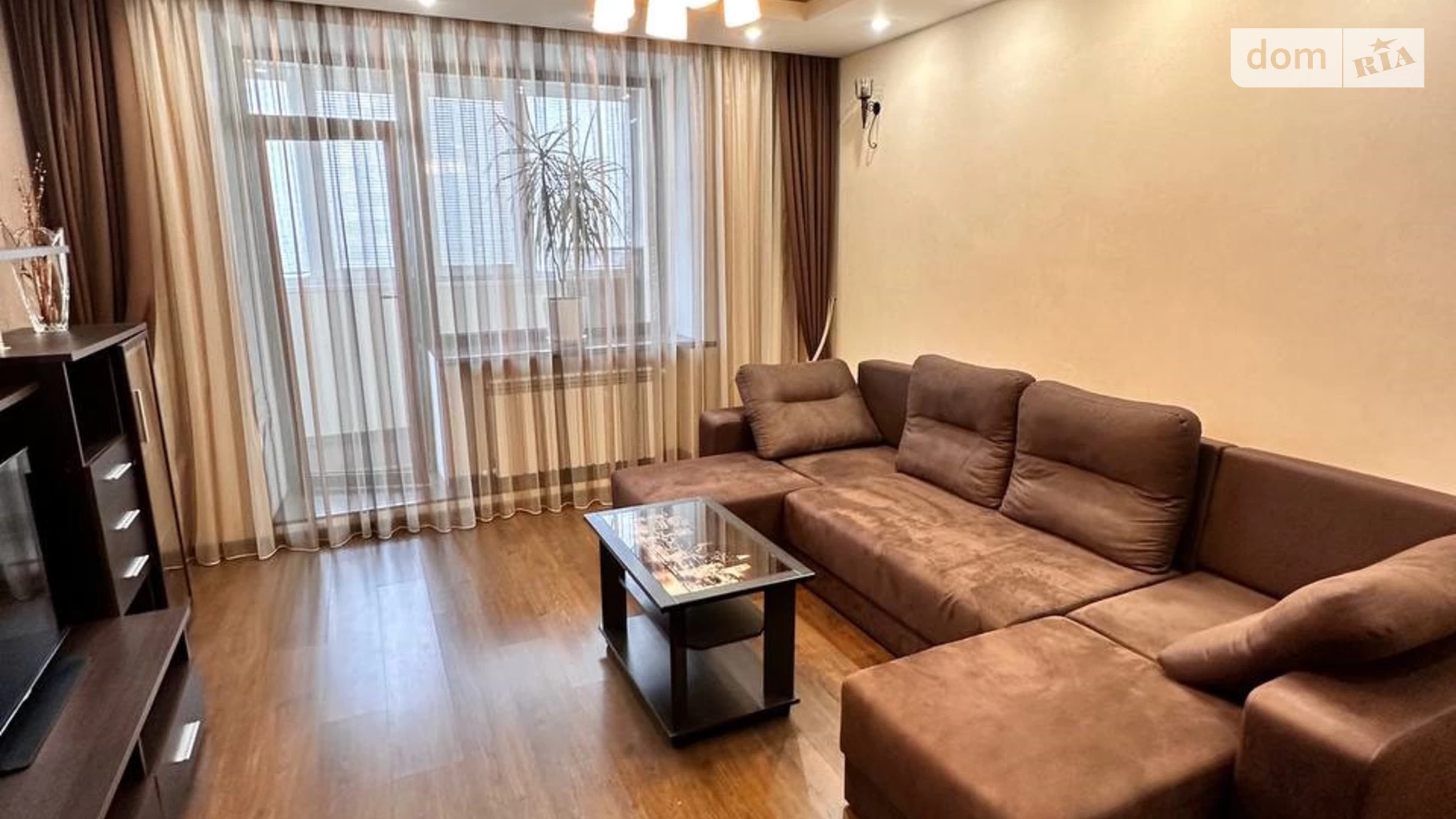 Продается 3-комнатная квартира 96 кв. м в Днепре, ул. Алана Шепарда(Суворова)
