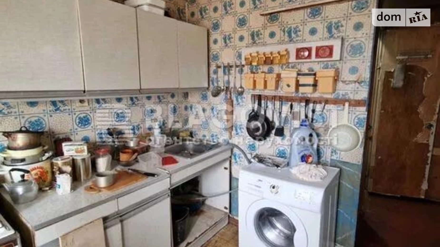 Продається 2-кімнатна квартира 48.8 кв. м у Києві, просп. Оболонський, 12