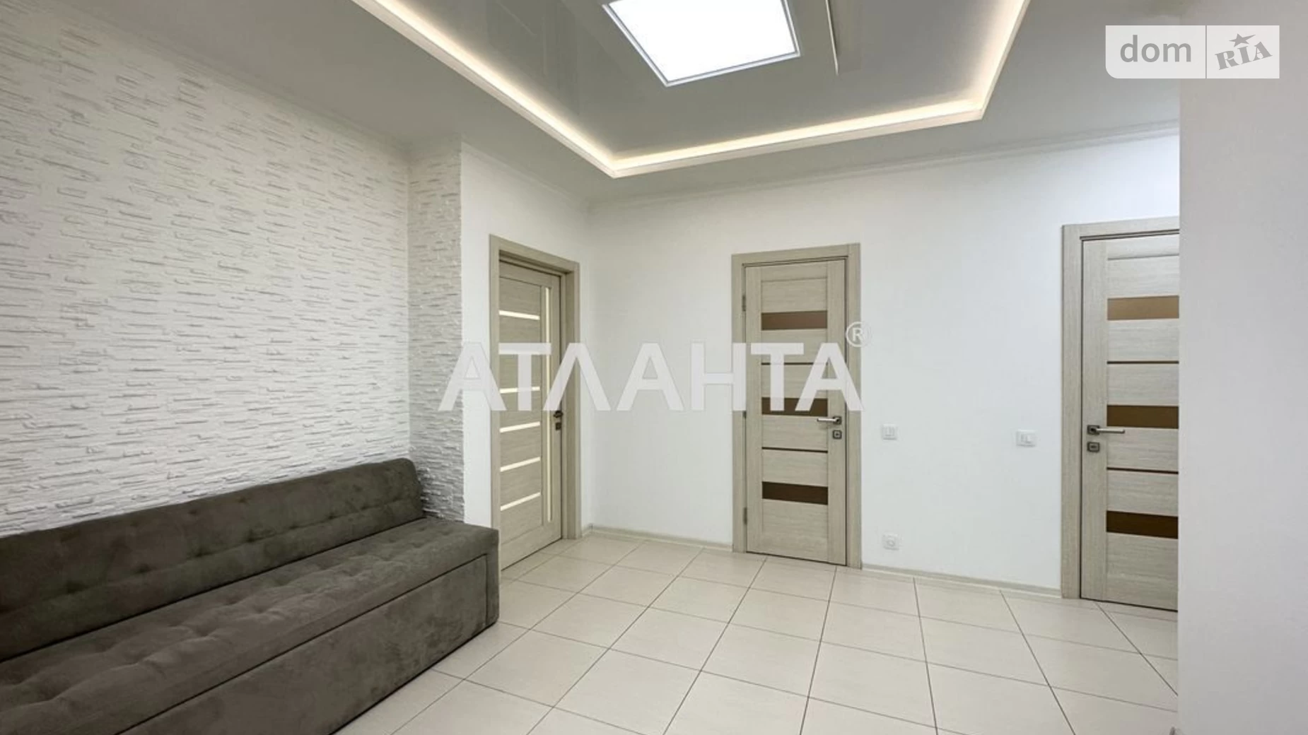 Продается 2-комнатная квартира 88.3 кв. м в Одессе, ул. Маршала Малиновского, 16Б