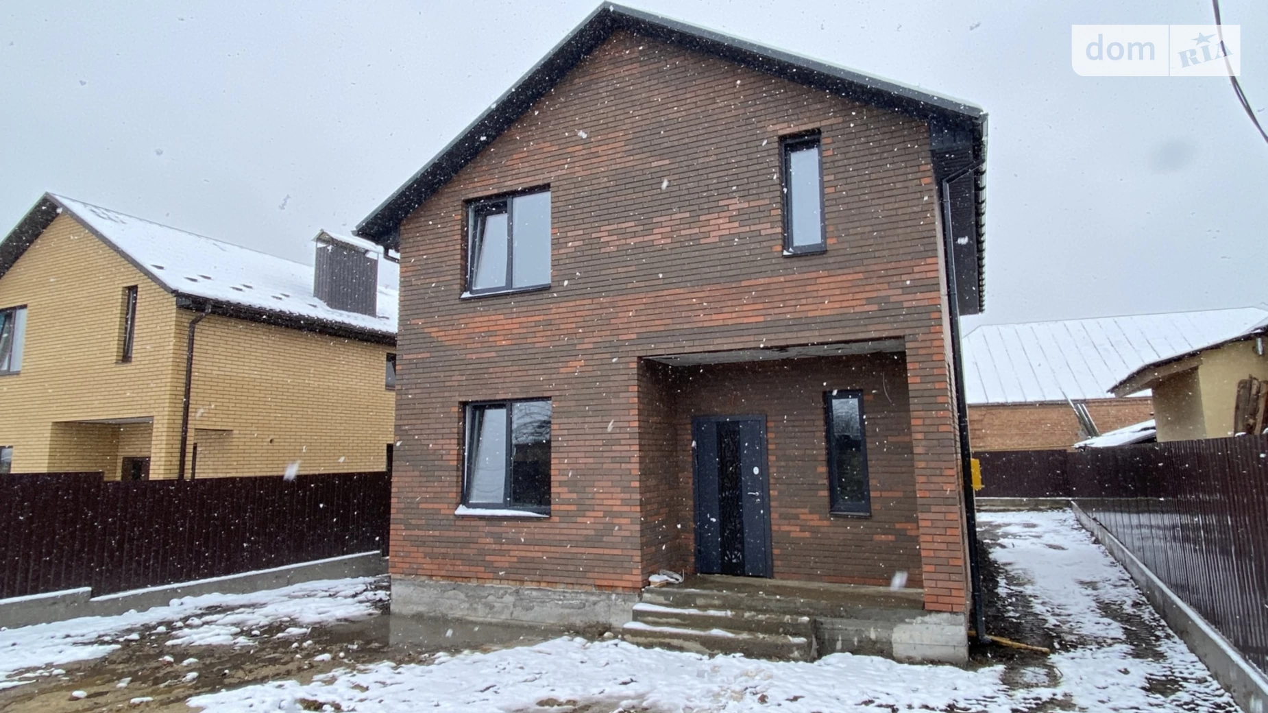 Продается дом на 2 этажа 125 кв. м с садом, цена: 130000 $ - фото 2