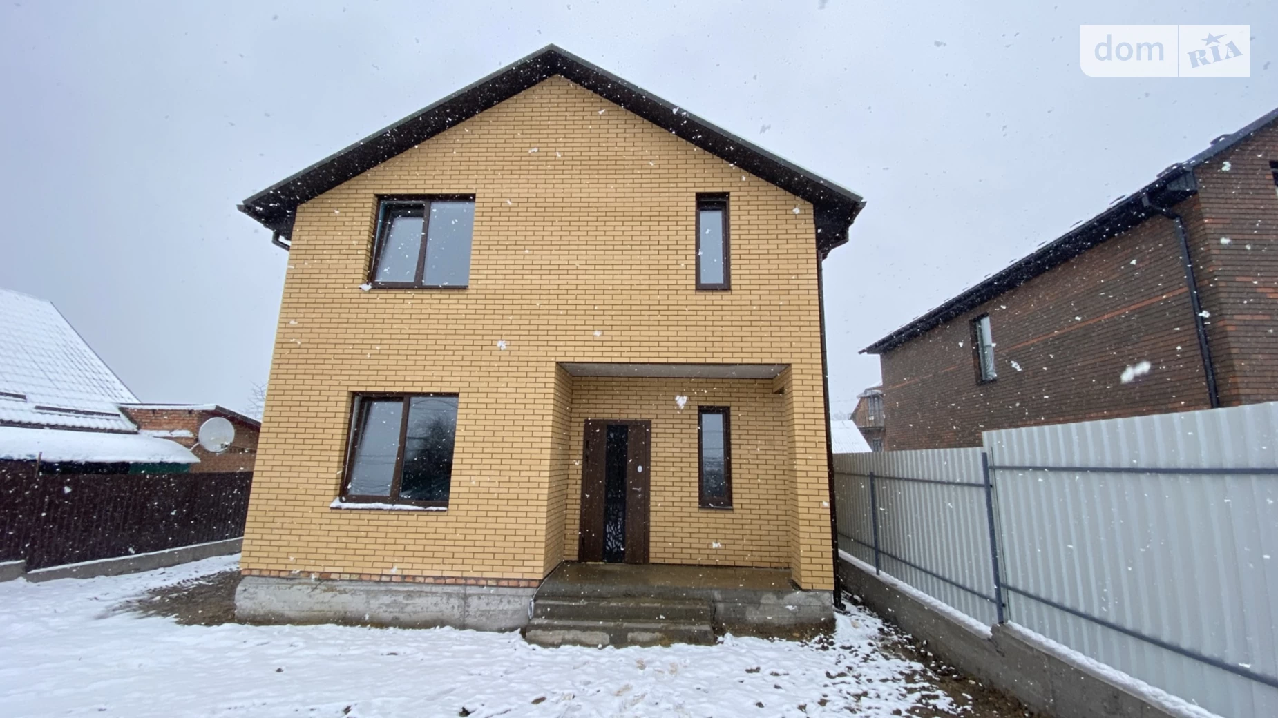 Продается дом на 2 этажа 125 кв. м с камином, цена: 130000 $ - фото 2