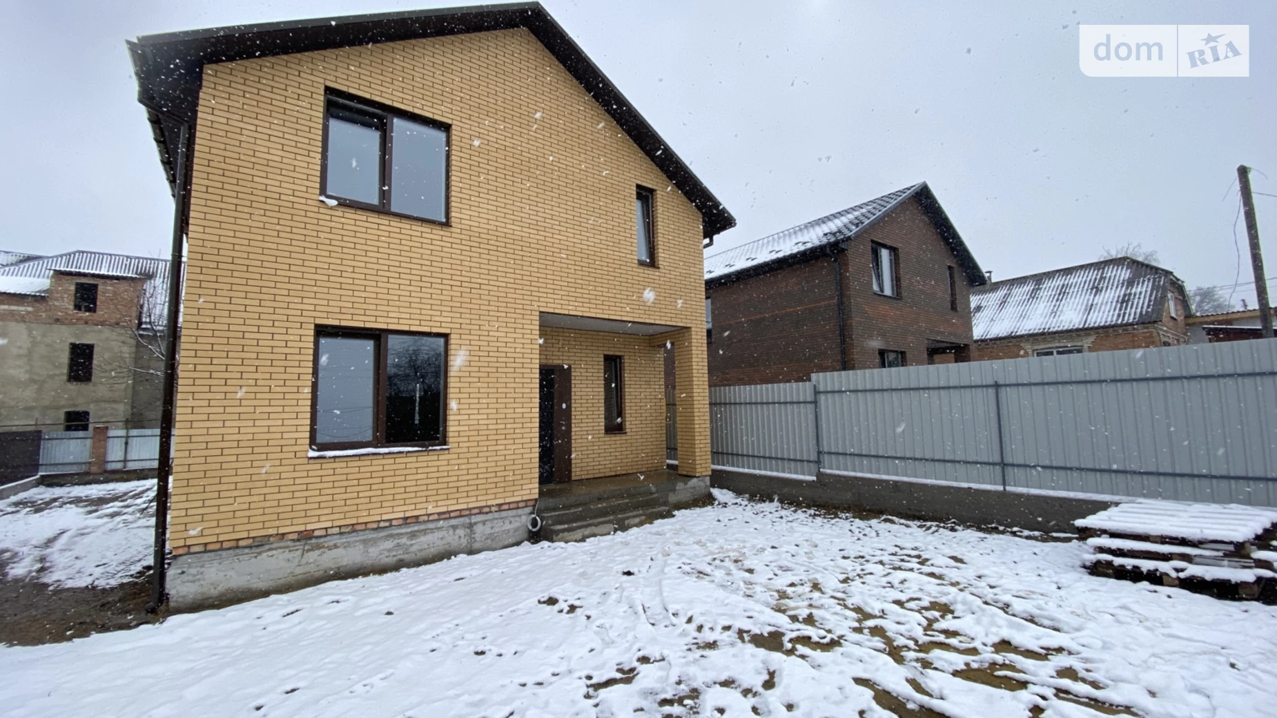 Продается дом на 2 этажа 125 кв. м с камином, цена: 130000 $ - фото 4