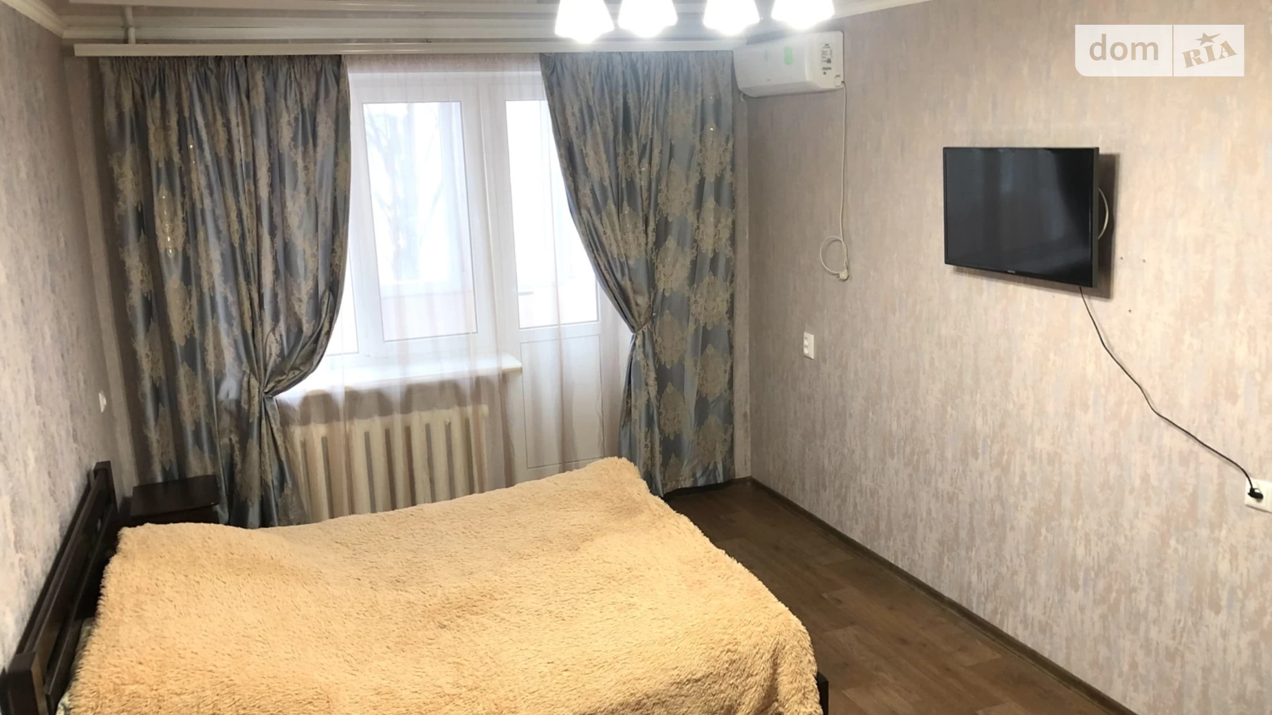Продається 2-кімнатна квартира 45 кв. м у Одесі