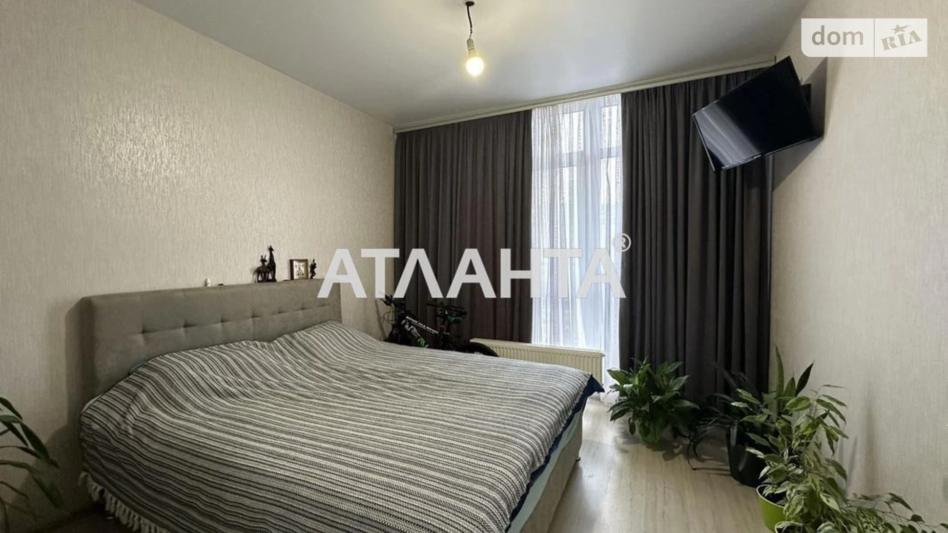 Продается 2-комнатная квартира 56.7 кв. м в Одессе, ул. Михаила Грушевского, 30Б