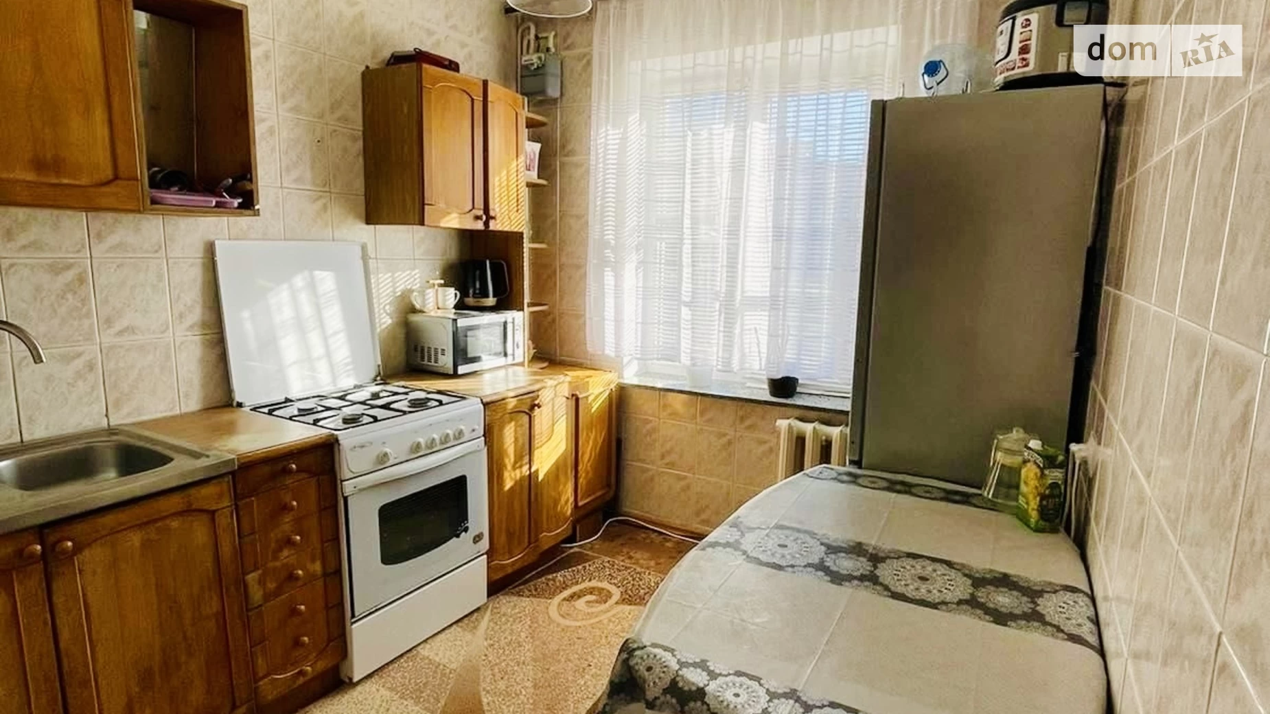 Продается 2-комнатная квартира 49 кв. м в Ровно, ул. Шухевича Романа - фото 2