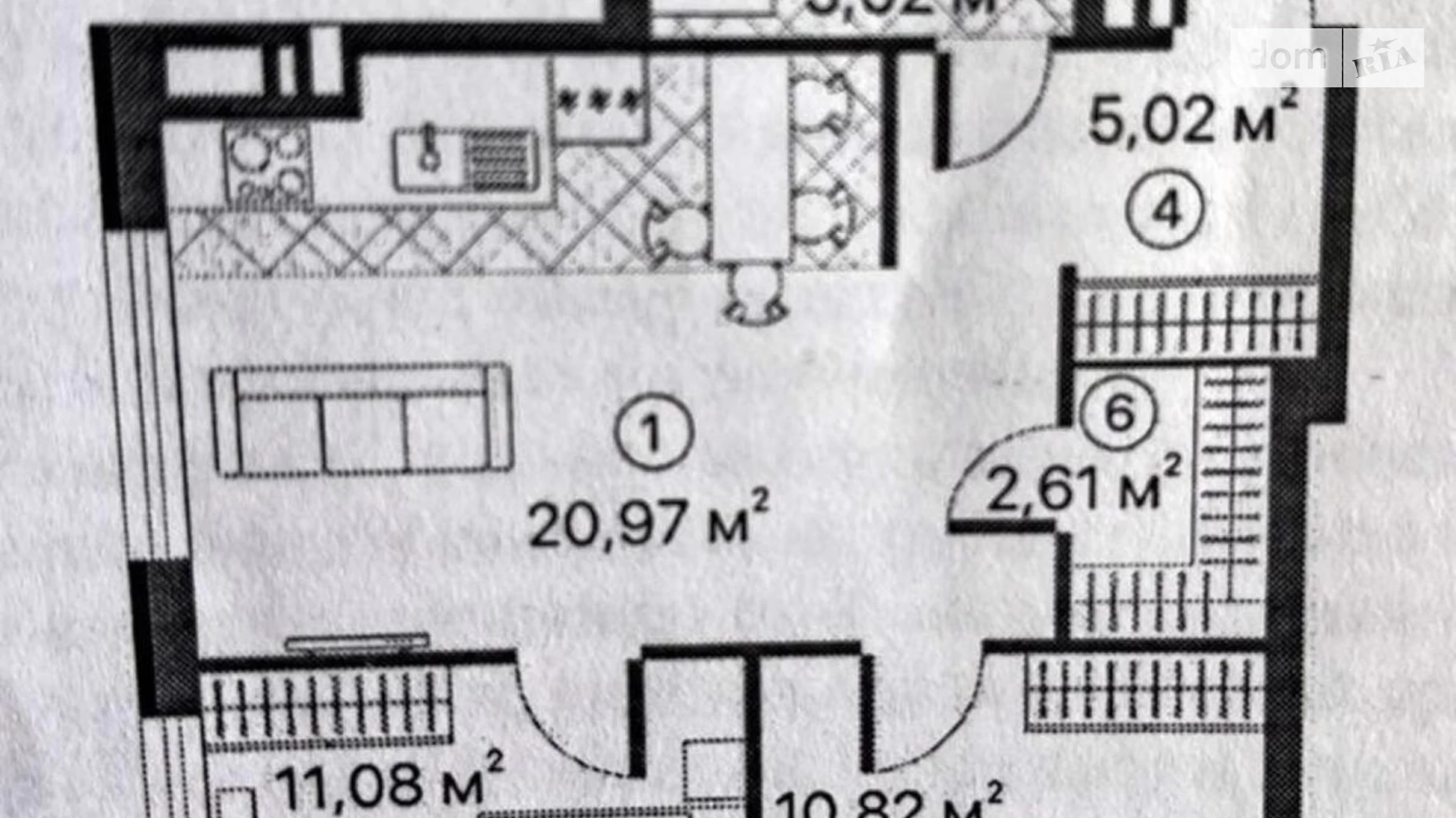 Продается 2-комнатная квартира 56 кв. м в Киеве, ул. Братьев Чебинеевых(Черниговская), 8