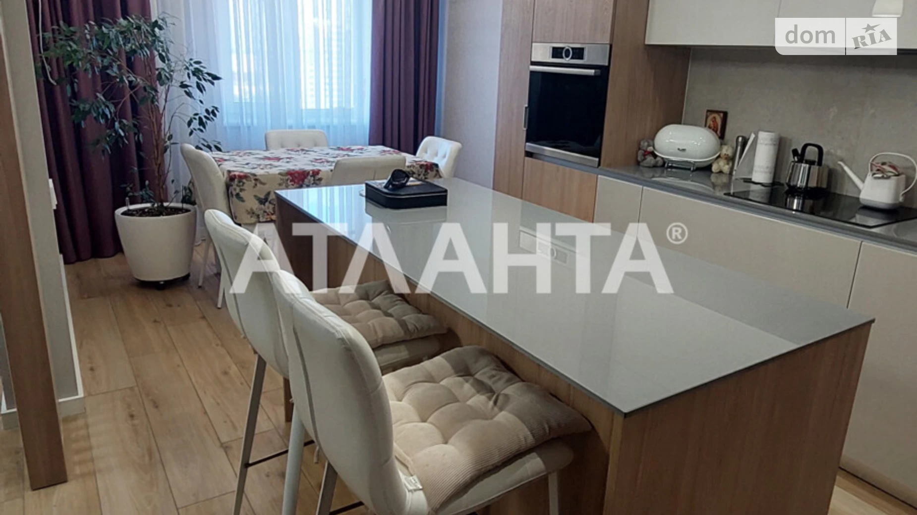Продается 3-комнатная квартира 91 кв. м в Одессе, ул. Жаботинского, 56А