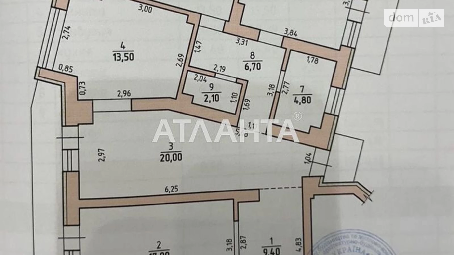 Продается 4-комнатная квартира 112.2 кв. м в Черновцах, ул. Пумнула Арона