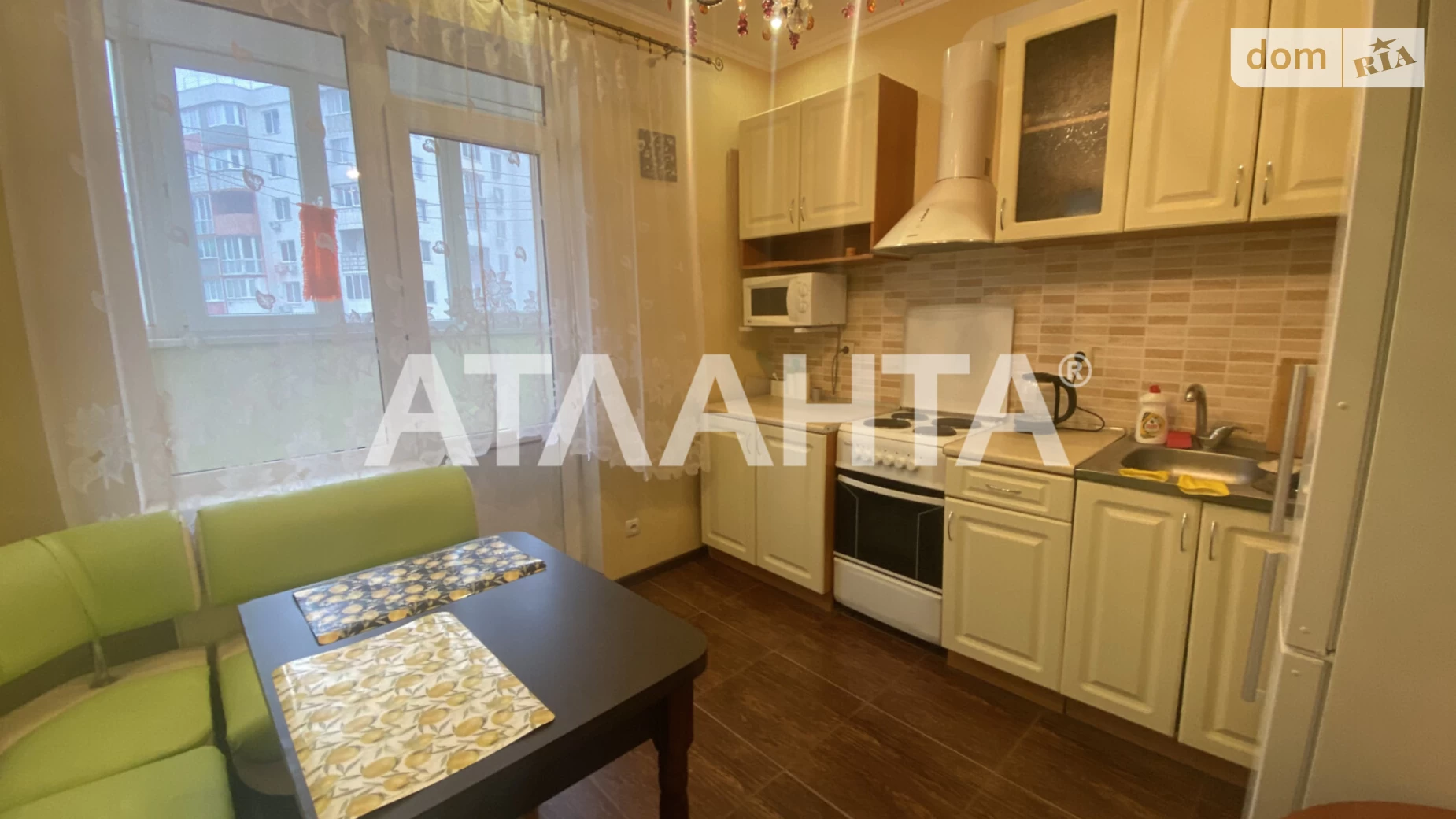 Продается 1-комнатная квартира 36 кв. м в Одессе, мас. Радужный