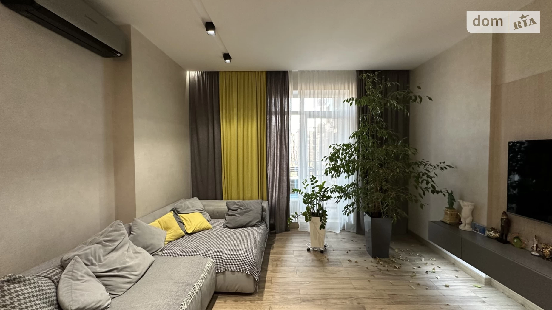 Продается 4-комнатная квартира 130 кв. м в Одессе, бул. Французский, 60В