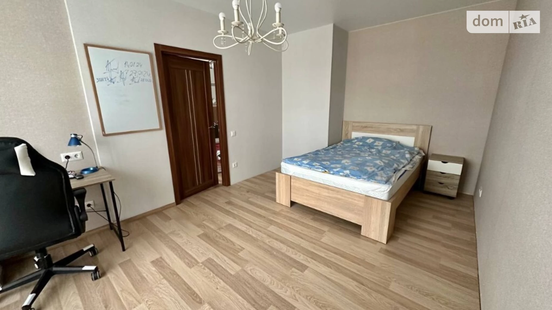 Продається 2-кімнатна квартира 45 кв. м у Гостомелі, вул. Шевченка