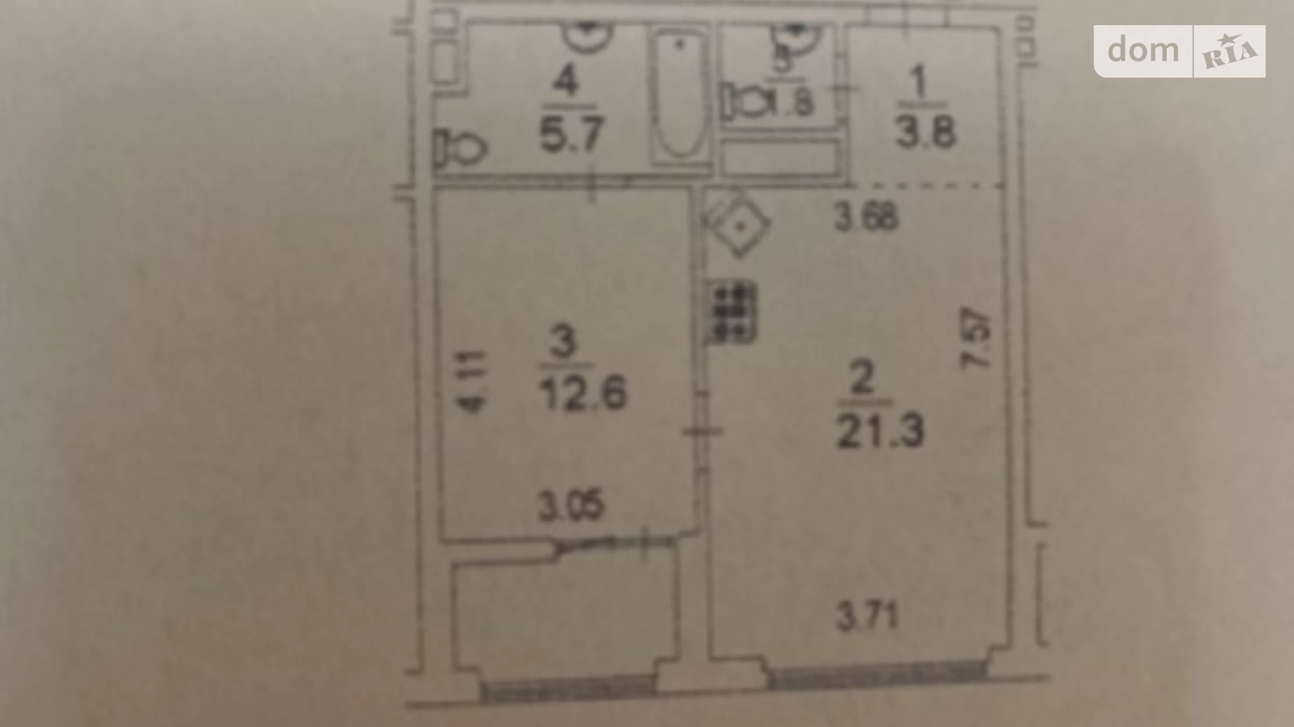 Продается 1-комнатная квартира 49 кв. м в Киеве, просп. Николая  Бажана, 1