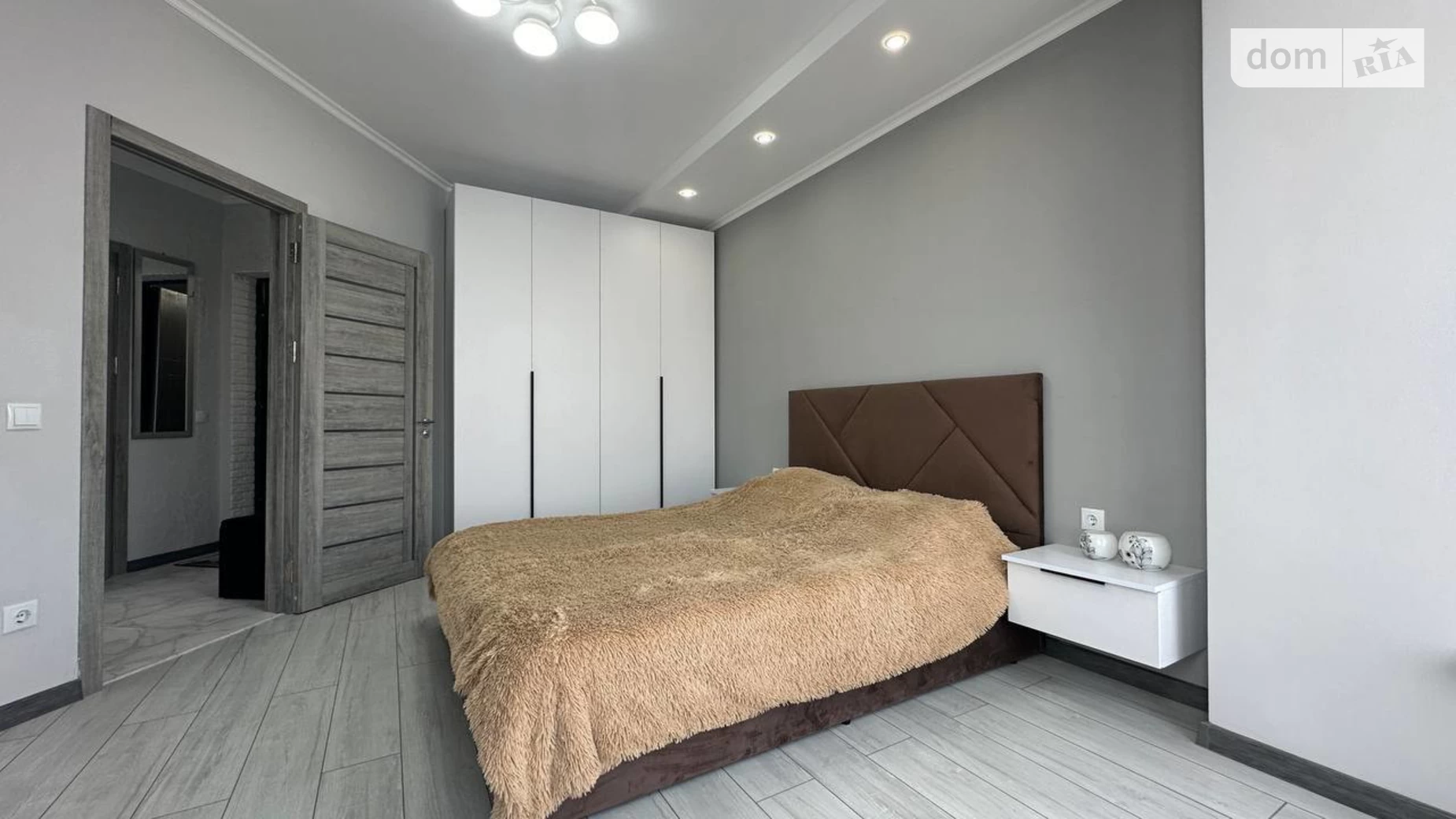 Продается 1-комнатная квартира 41.2 кв. м в Ивано-Франковске, ул. Химиков, 35 - фото 2